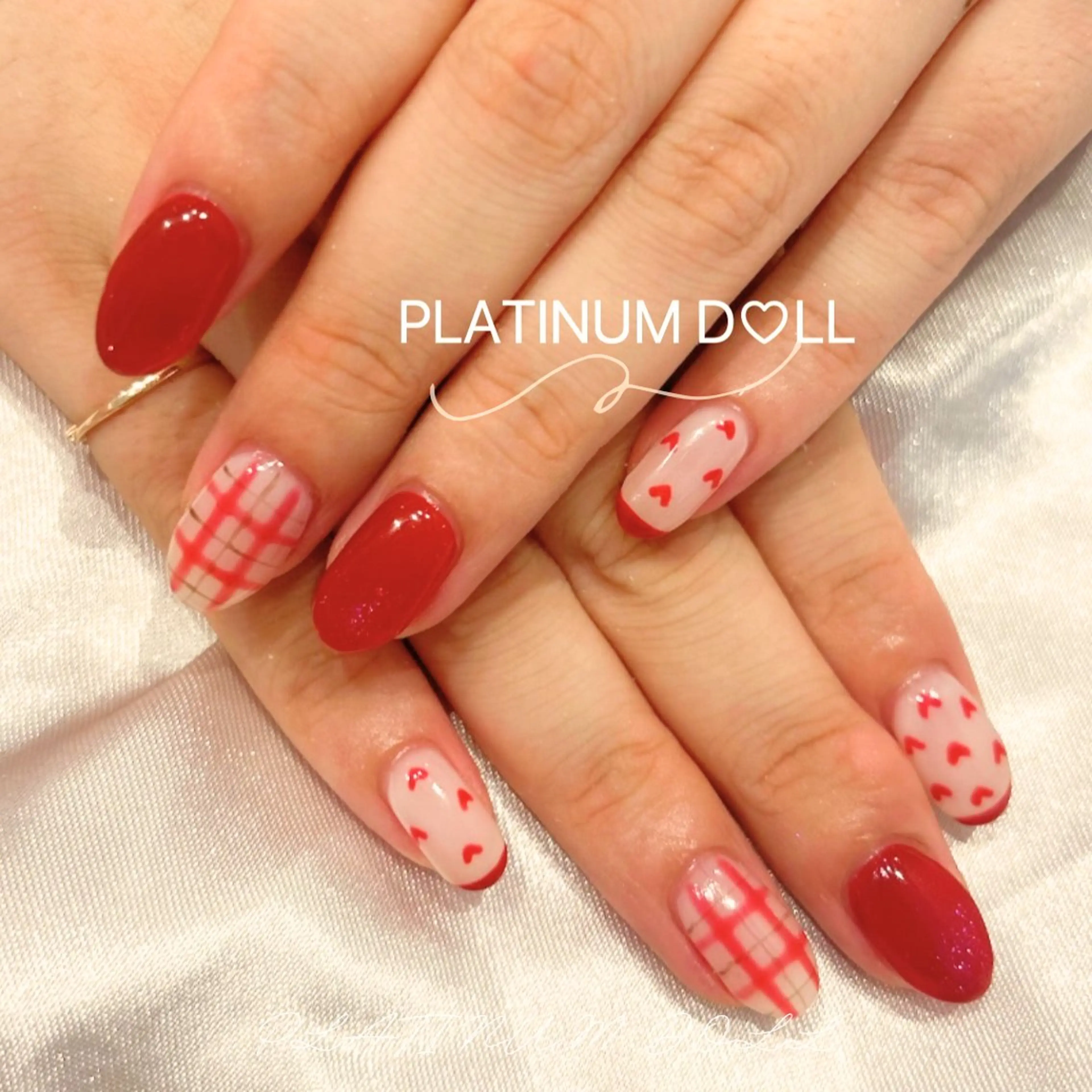 【オフ/ケア込み】シンプルアートネイル💅6本までアート⭐️ストーンパーツetc.❤️の写真