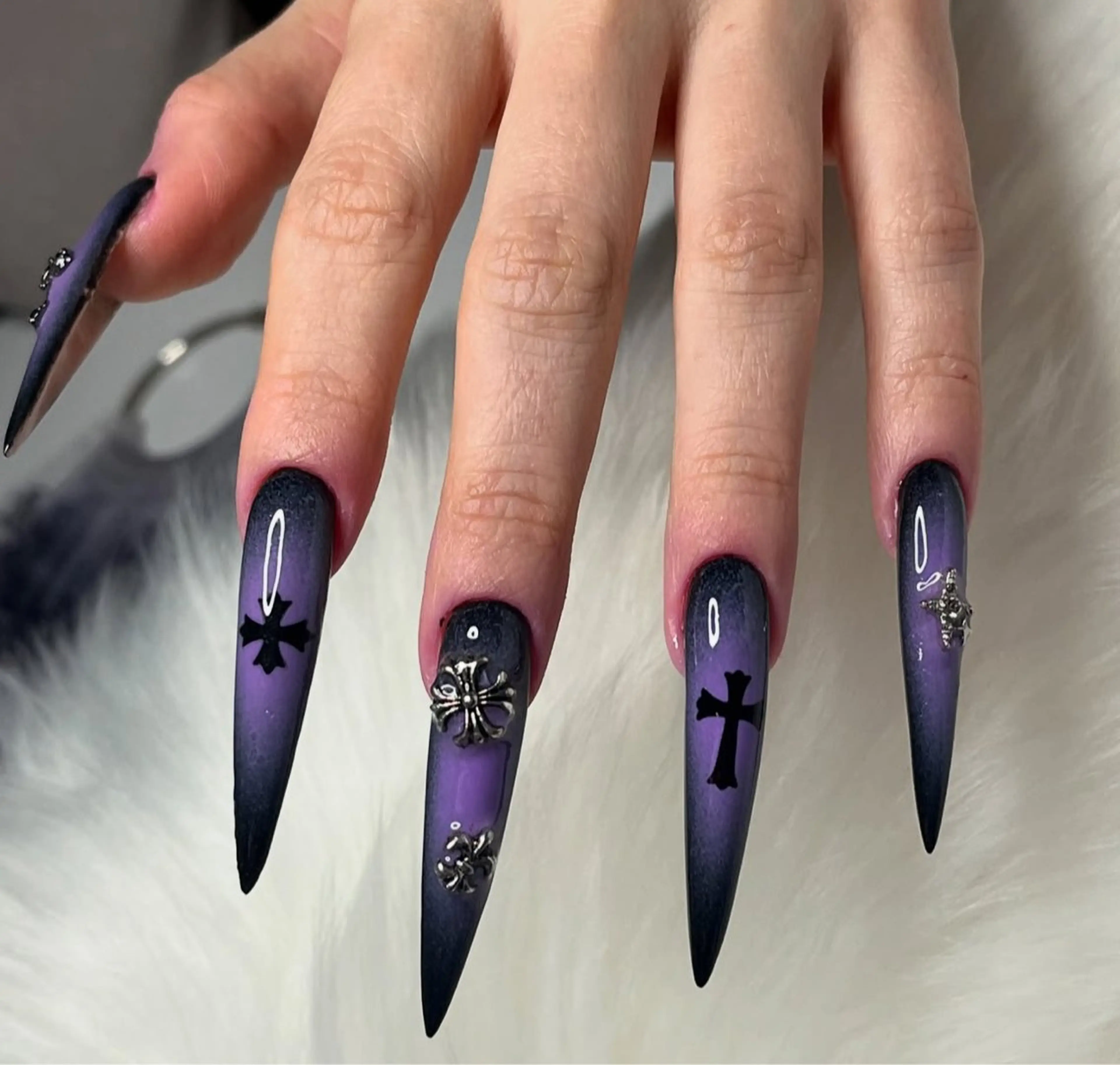 ネイル オーロラネイル フレンチネイル ジェルネイル ハロウィン キラキラネイル H.baby Nail Salonのネイルデザイン