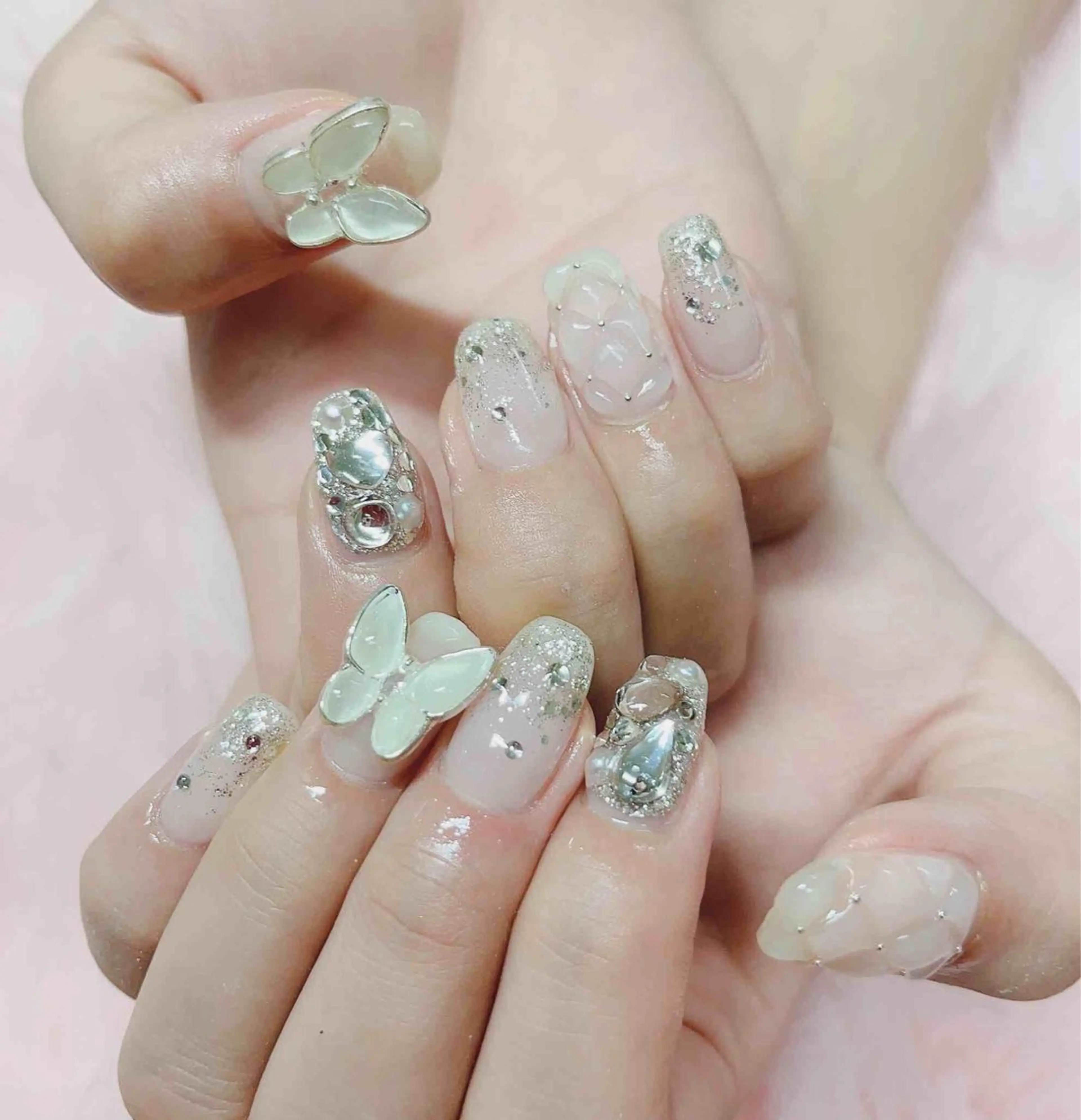 ネイル ハンドネイル MoonNail ユリ🌸のネイルデザイン