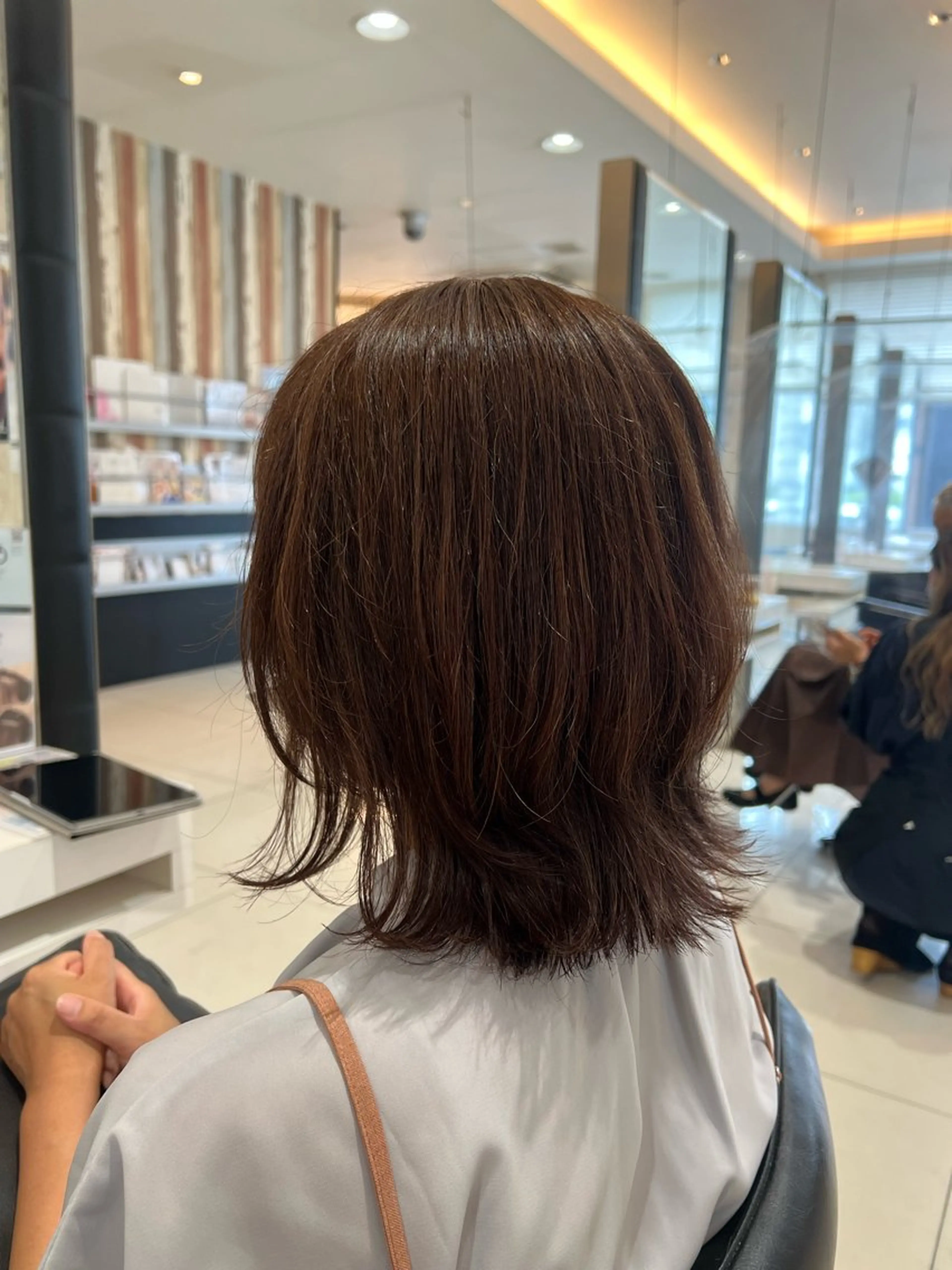 ミディアム ヘアアレンジ ミディアムレイヤー ボブ くびれヘア レイヤーカット 外ハネヘア QUATRO ほたかのヘアスタイル