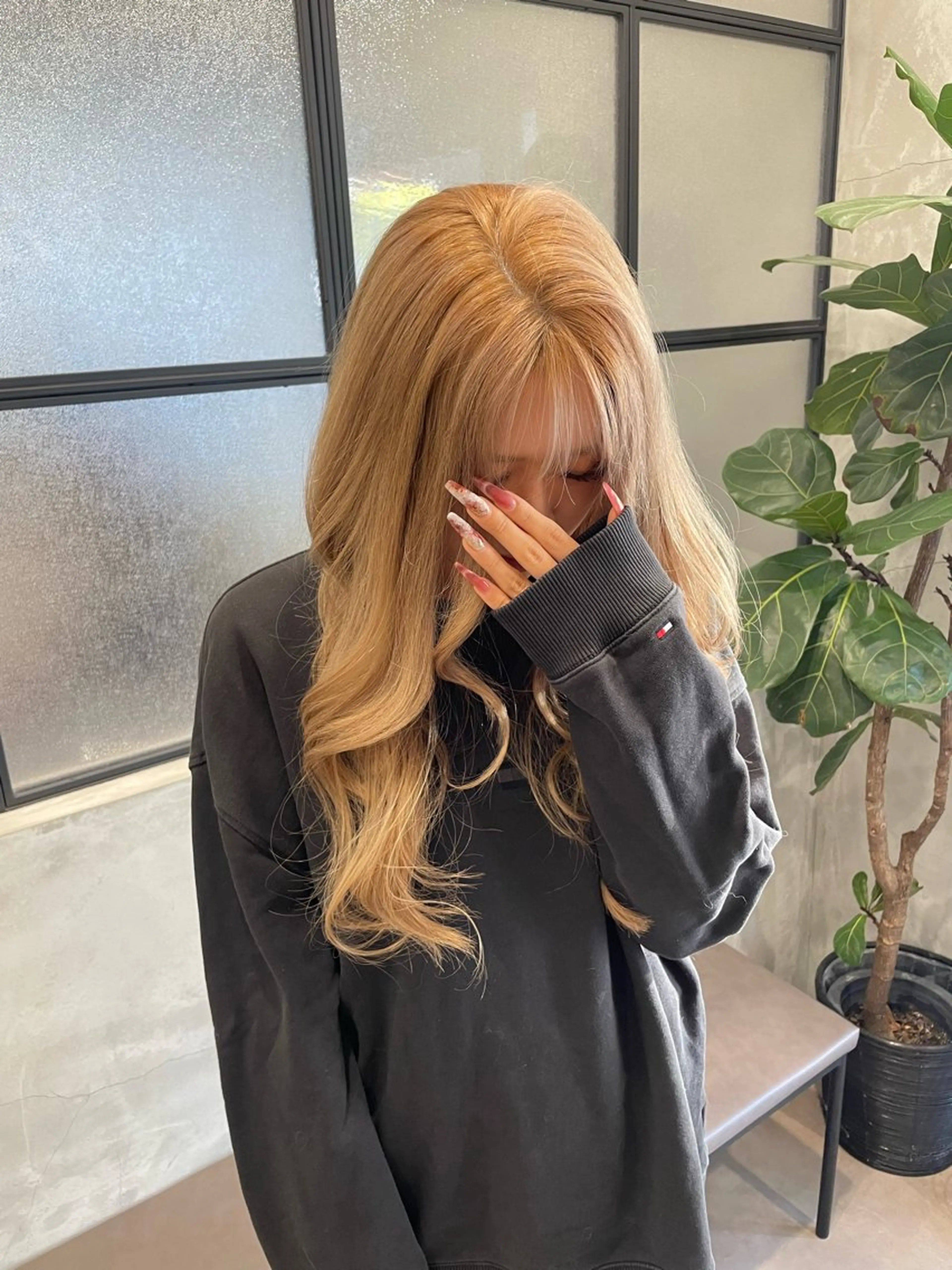 ロング ヘアカラー 佐藤 由依/水光カラーのヘアスタイル