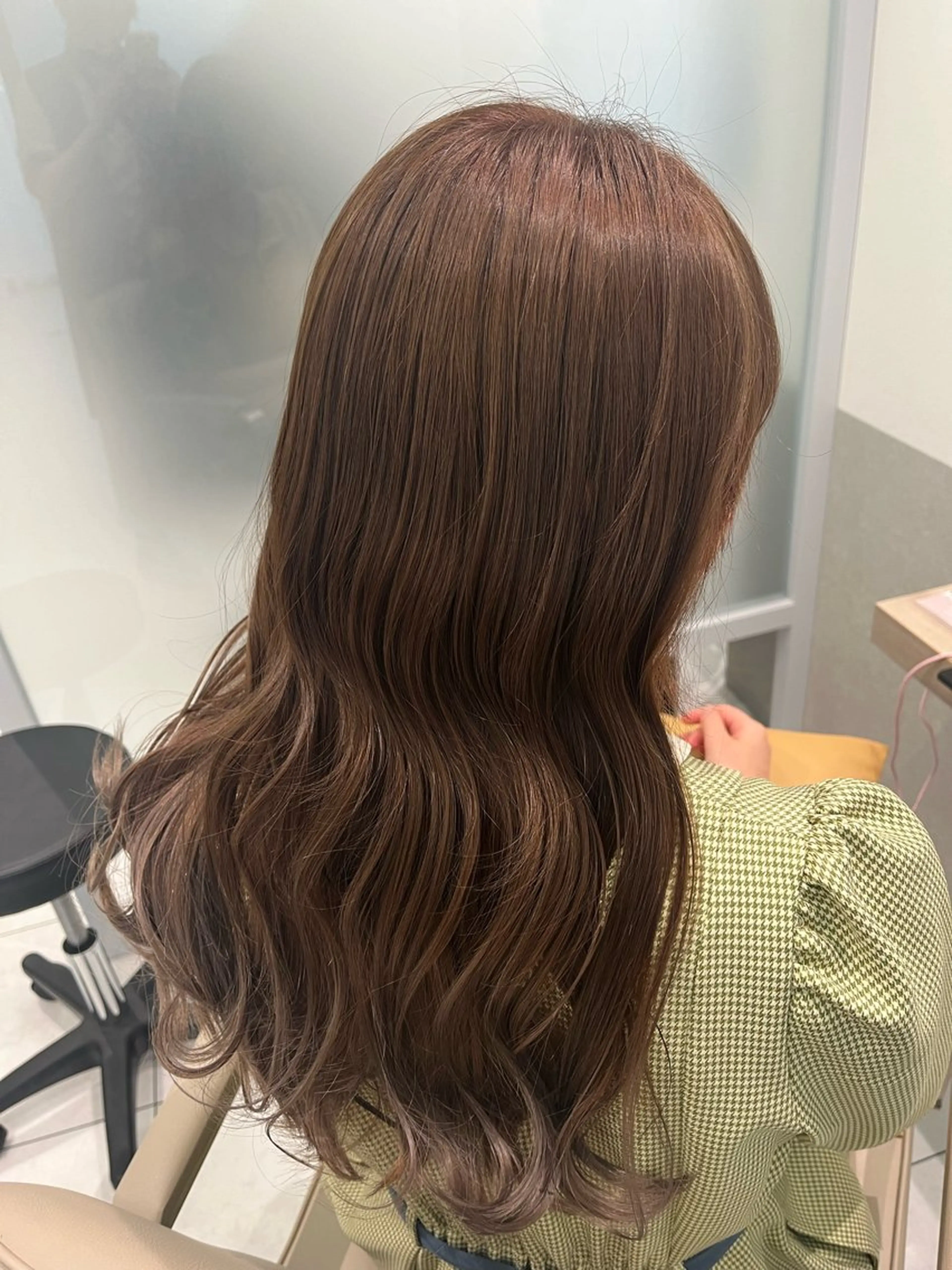 ロング カラー ベージュカラー ブリーチ グラデーションカラー ミルクティーベージュ オリーブベージュ Eleanor 池袋 🧸Madoka🧸のヘアスタイル