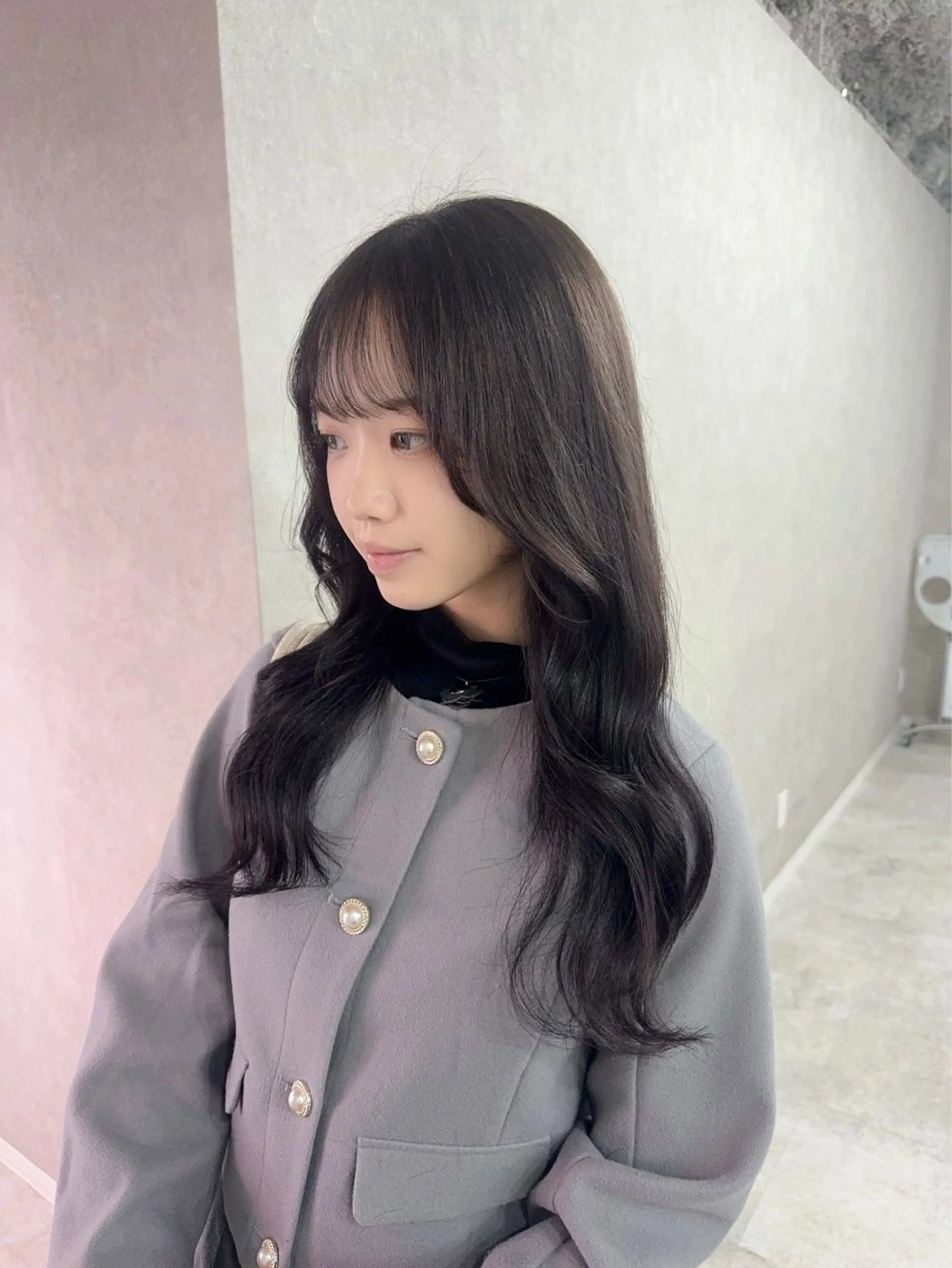 ロング カラー グレージュ オリーブカラー オリーブグレージュ オリーブグレー レイヤーカット カット ヘアカラー トリートメント 赤み無し柔らかカラー 【梅田】madokaのヘアスタイル