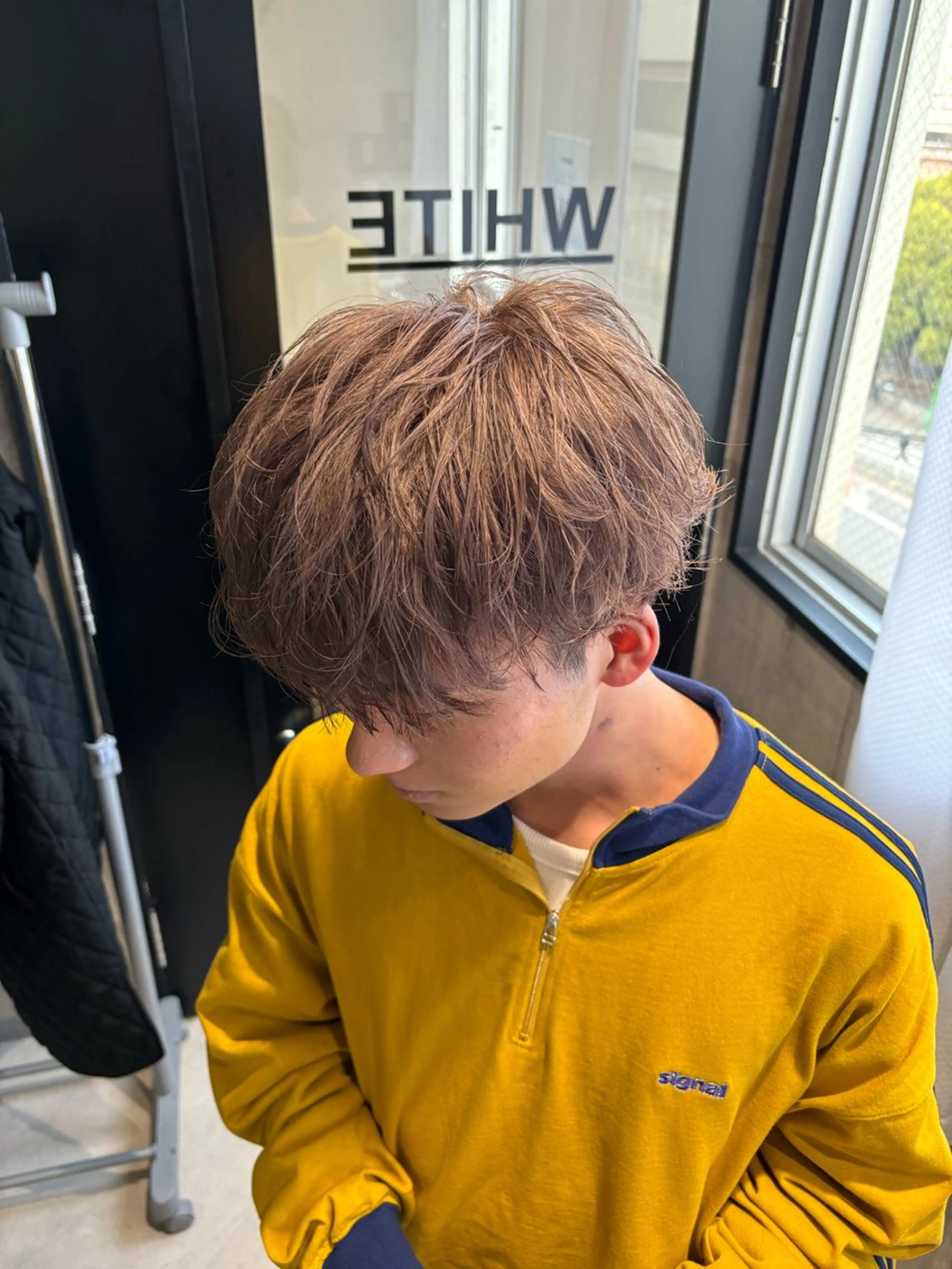 ショート カラー メンズ メンズブリーチ ブリーチ グレージュ ミルクティーグレージュ _white【京橋店】所属・_WHITE / KENTOのヘアスタイル