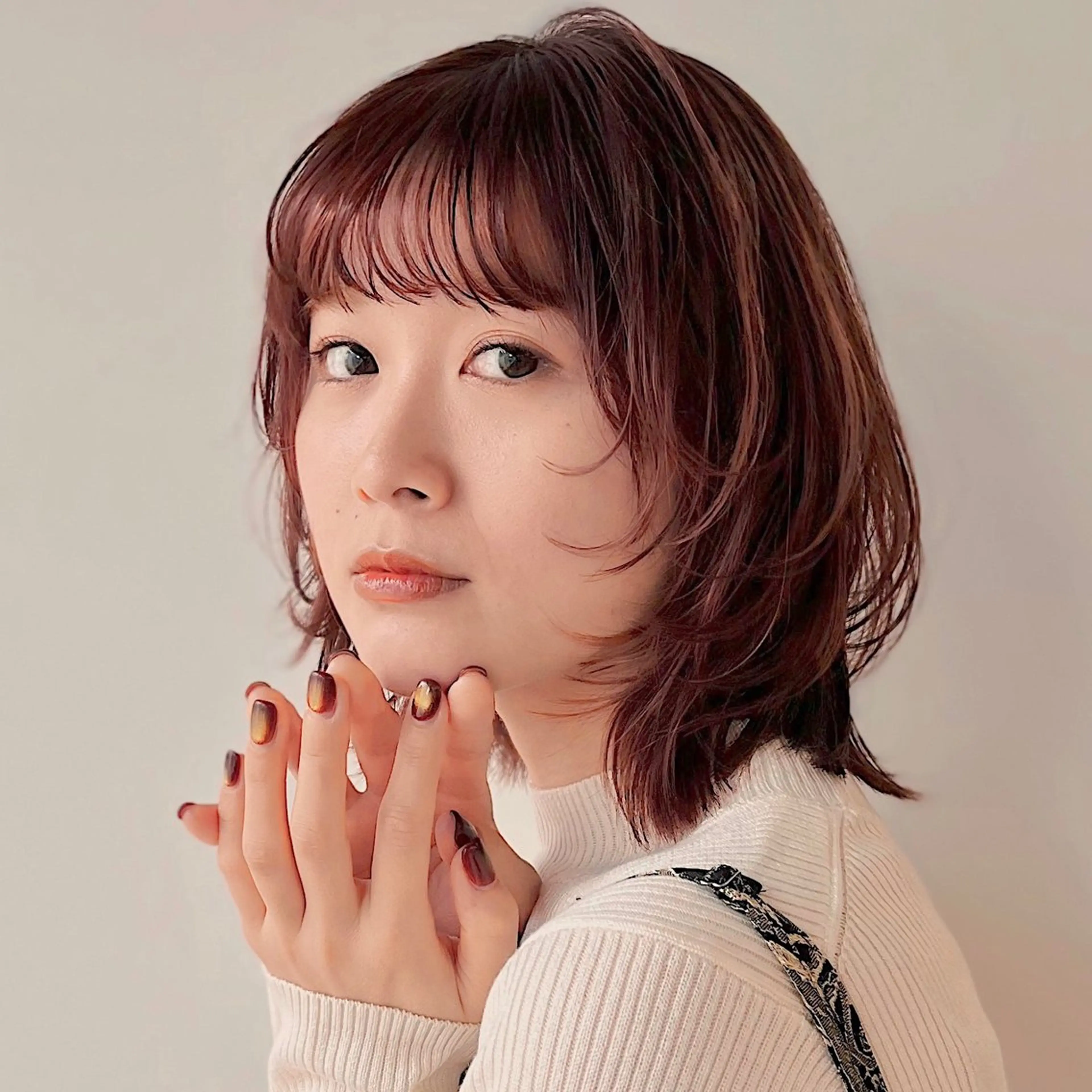 ショート カラー ボブレイヤー ボブ 顔まわりレイヤー レイヤーカット あやめ【顔まわり/レ イヤー/柔らかカラ】のヘアスタイル