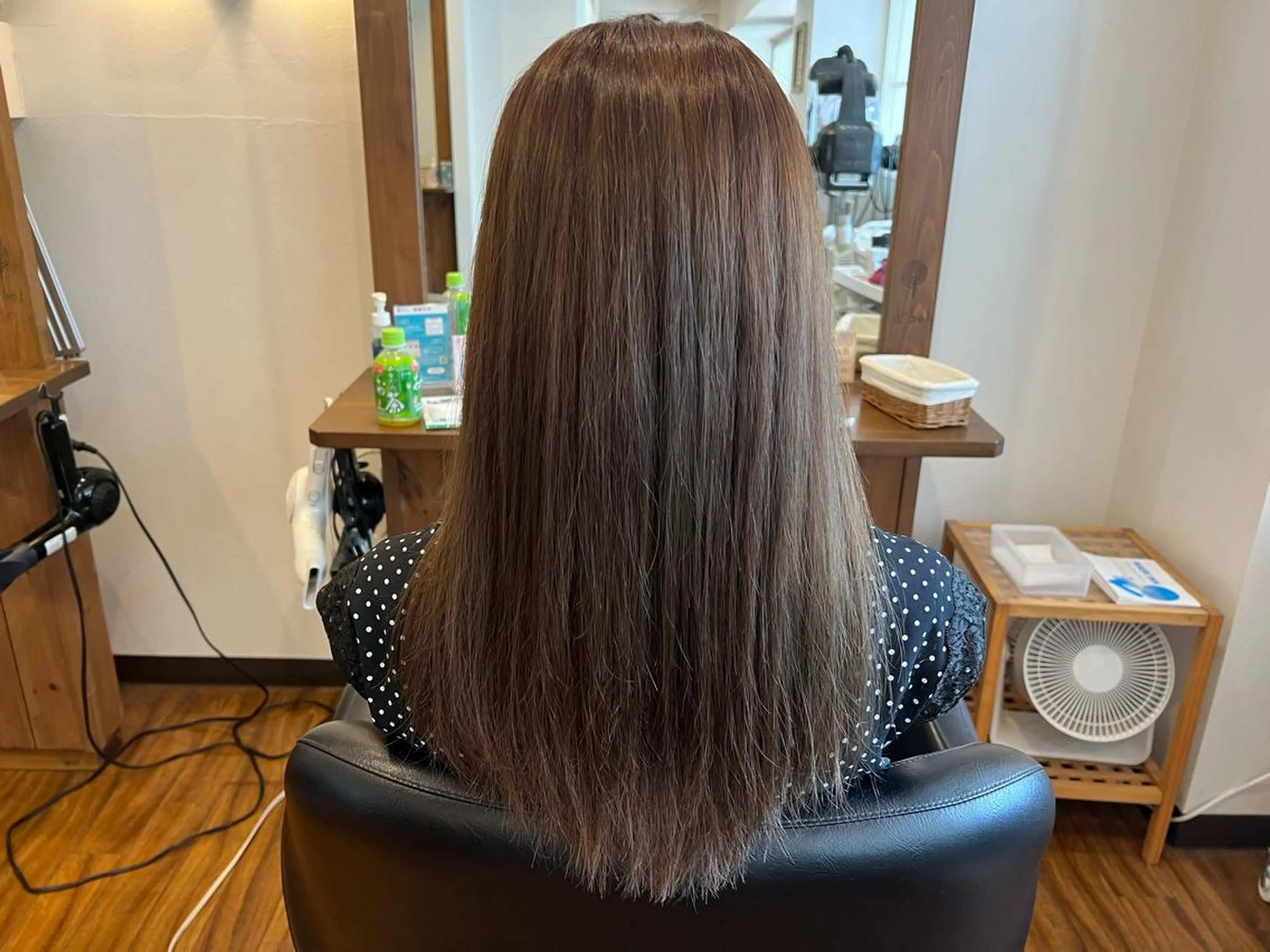 カラー 馬場 麻奈美のヘアスタイル