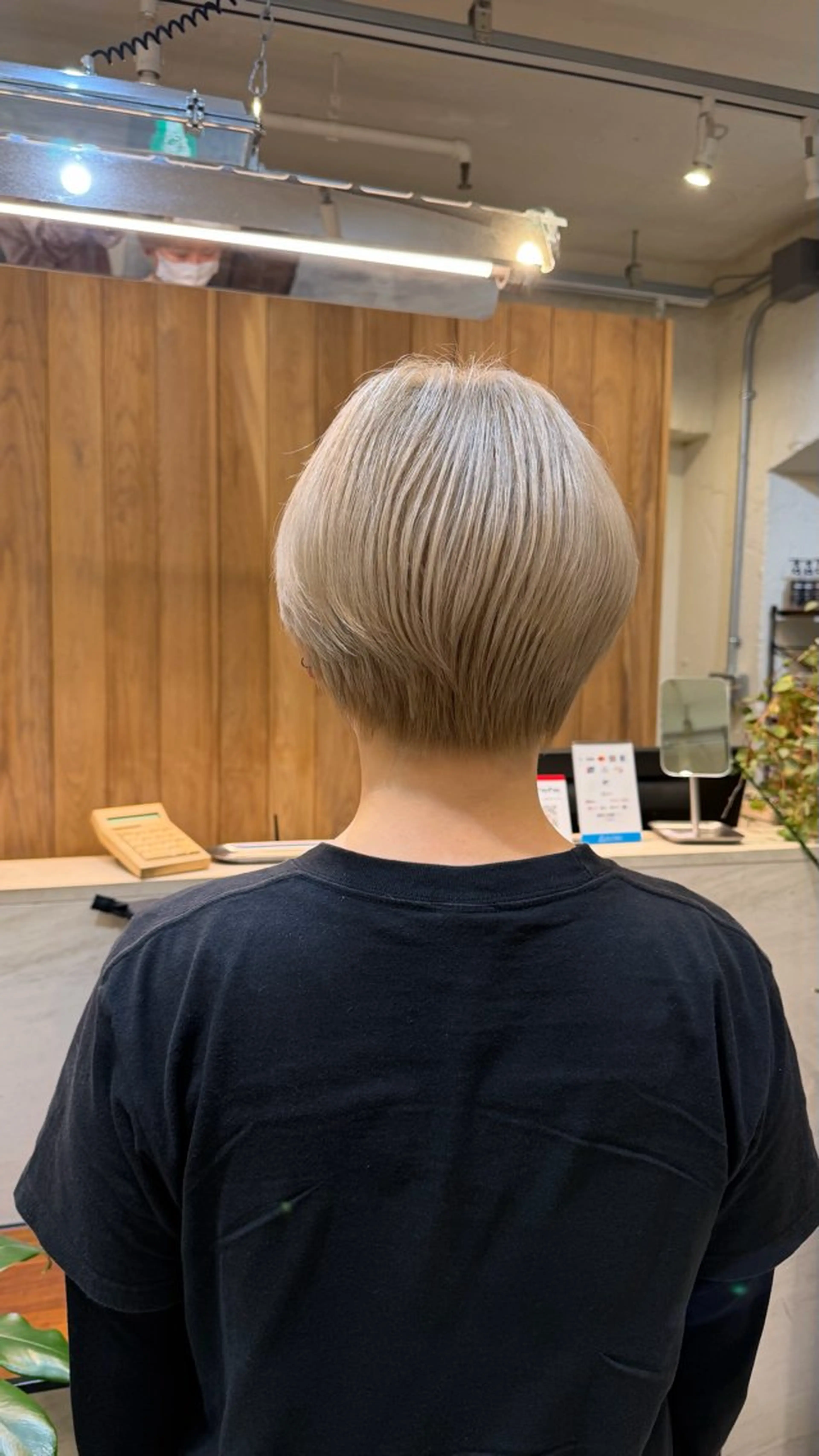 ショート カラー ショートヘア momoka 💛ショートカットのヘアスタイル