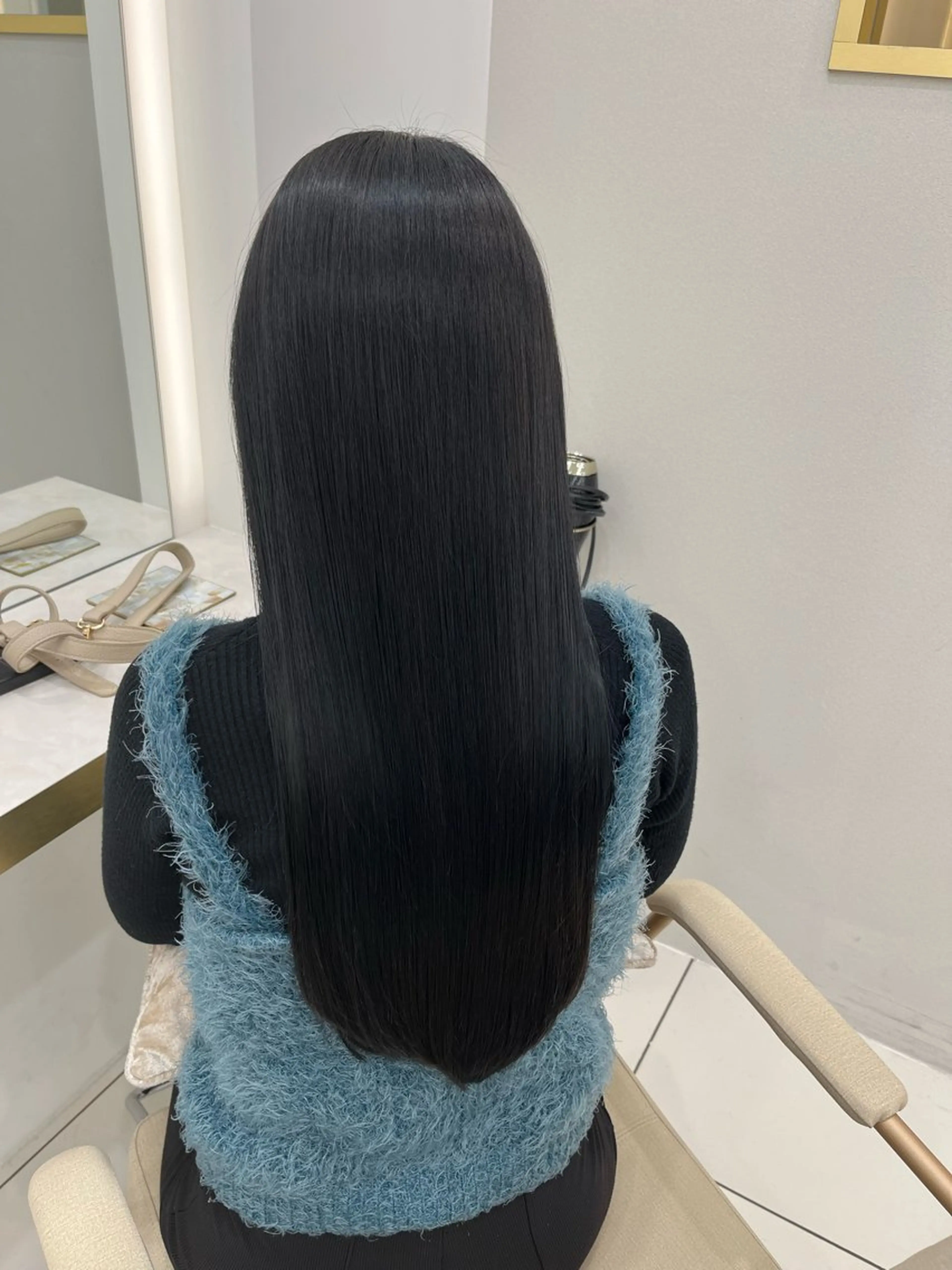 ロング カラー 岡部 未咲希のヘアスタイル