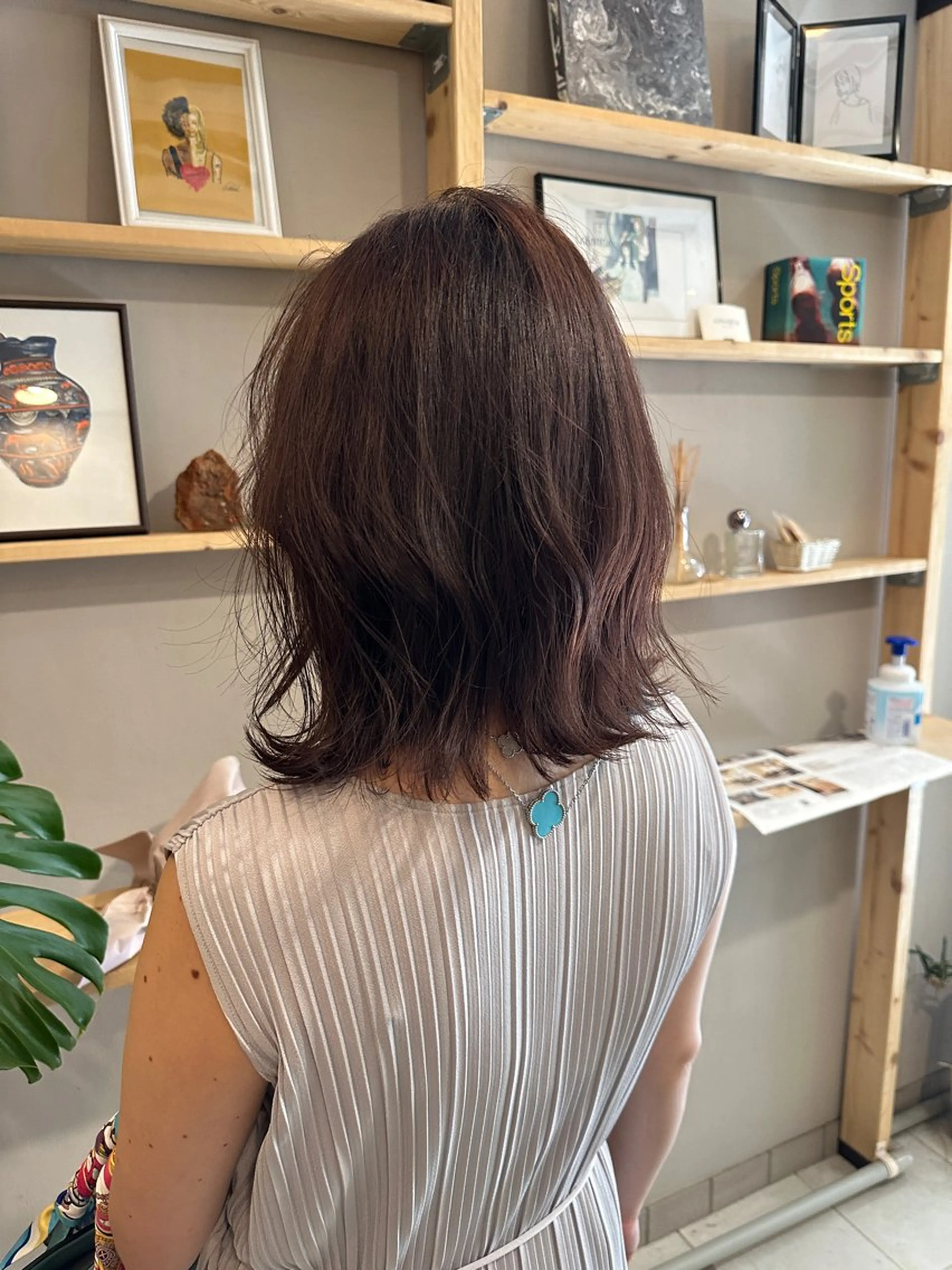 ミディアム カット ヘアカラー トリートメント 金ウンス 髪質改善カラーのヘアスタイル