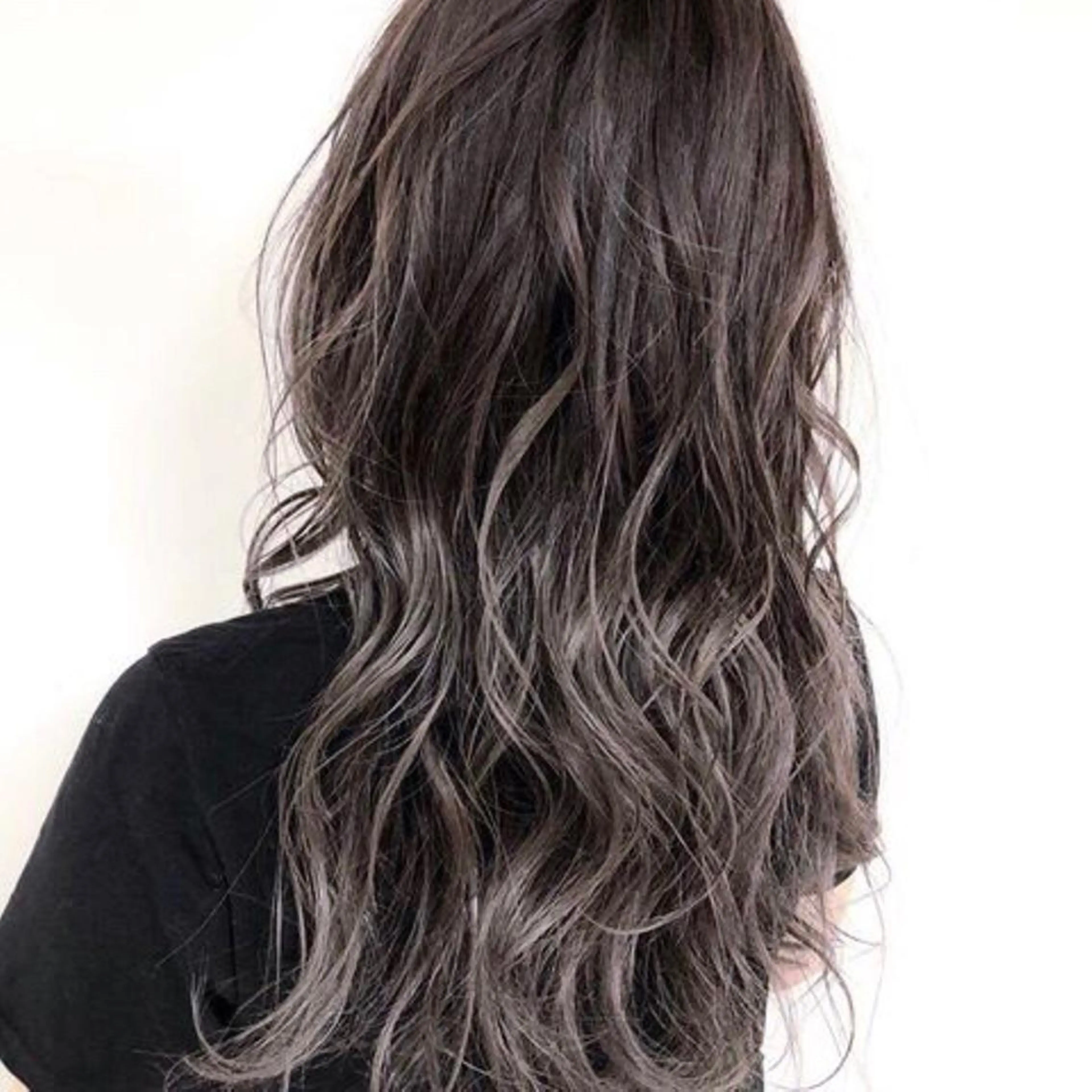 ミディアム カラー アッシュ アッシュグレー ハイライトカラー ハイライト ケア剤オタク×海外 ヘア長谷川裕起のヘアスタイル
