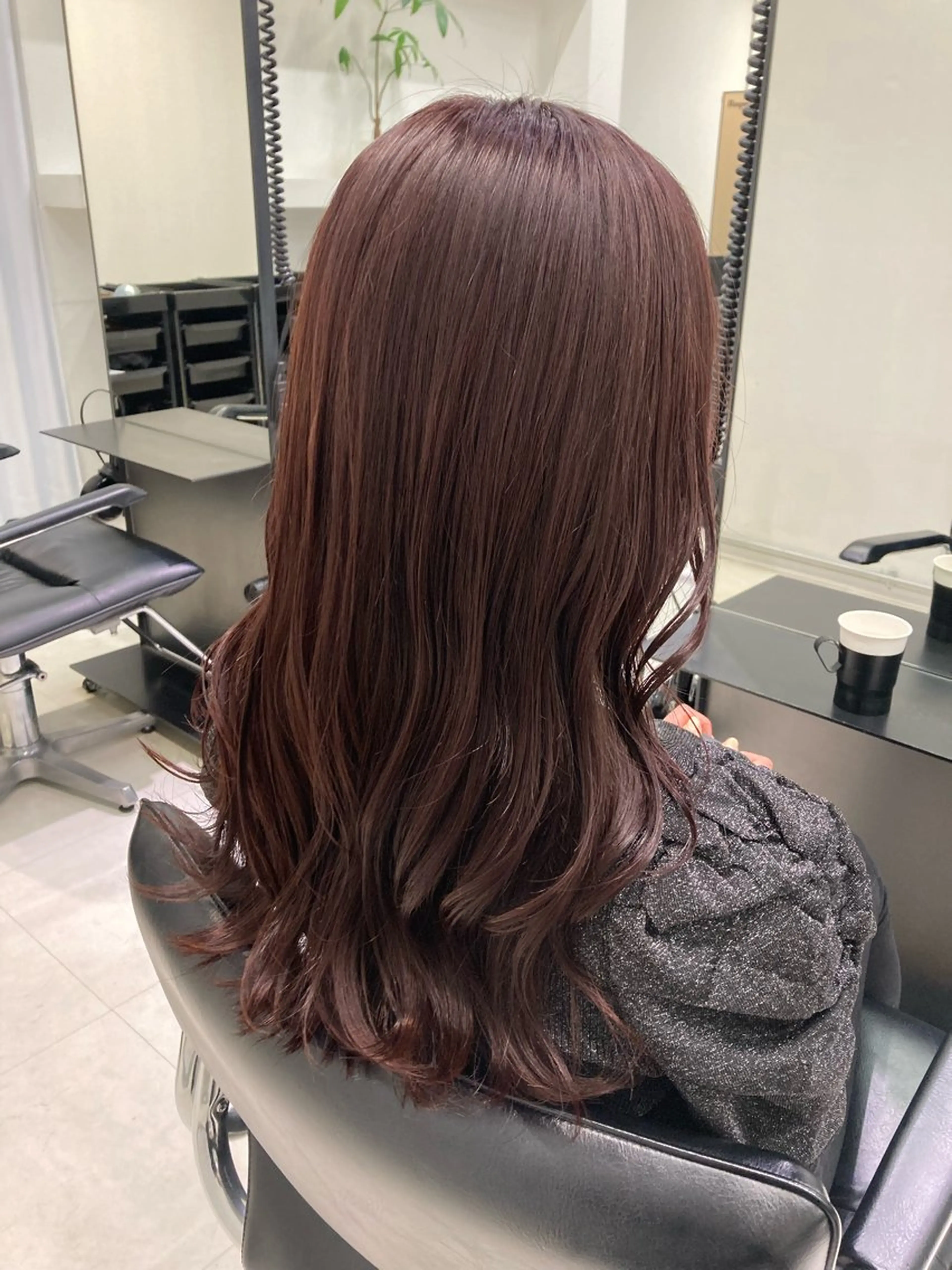 【骨格似合わせカット】➕【ブリーチなし暖色透明感カラー 】➕【３ステップトリートメント】🩷ピンクorカシスカラー🩷の写真