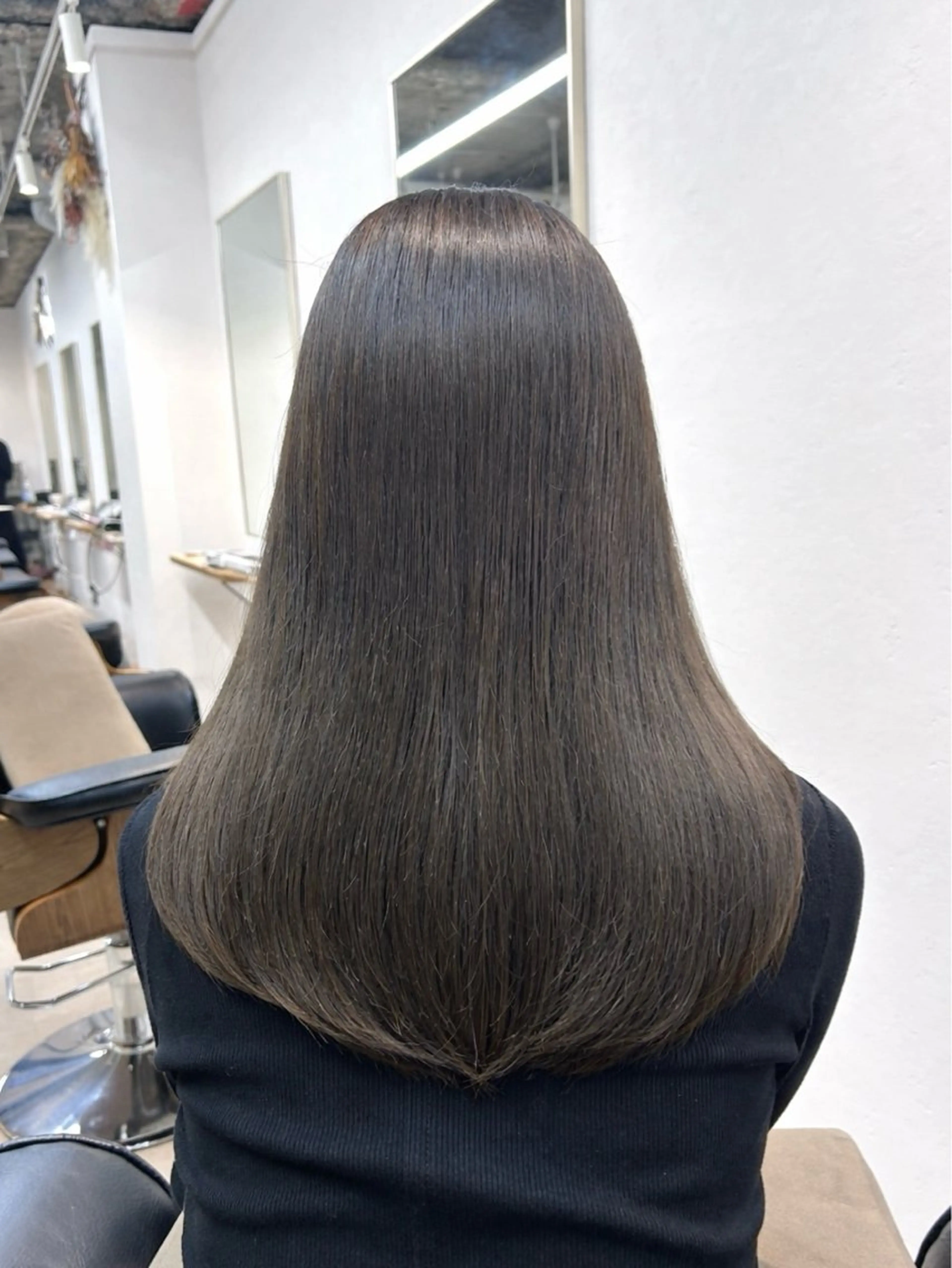 セミロング カラー グレージュ オリーブグレージュ オリーブグレー カット ヘアカラー トリートメント 艶カラー/レイヤー/ ハイトーン/まなみのヘアスタイル