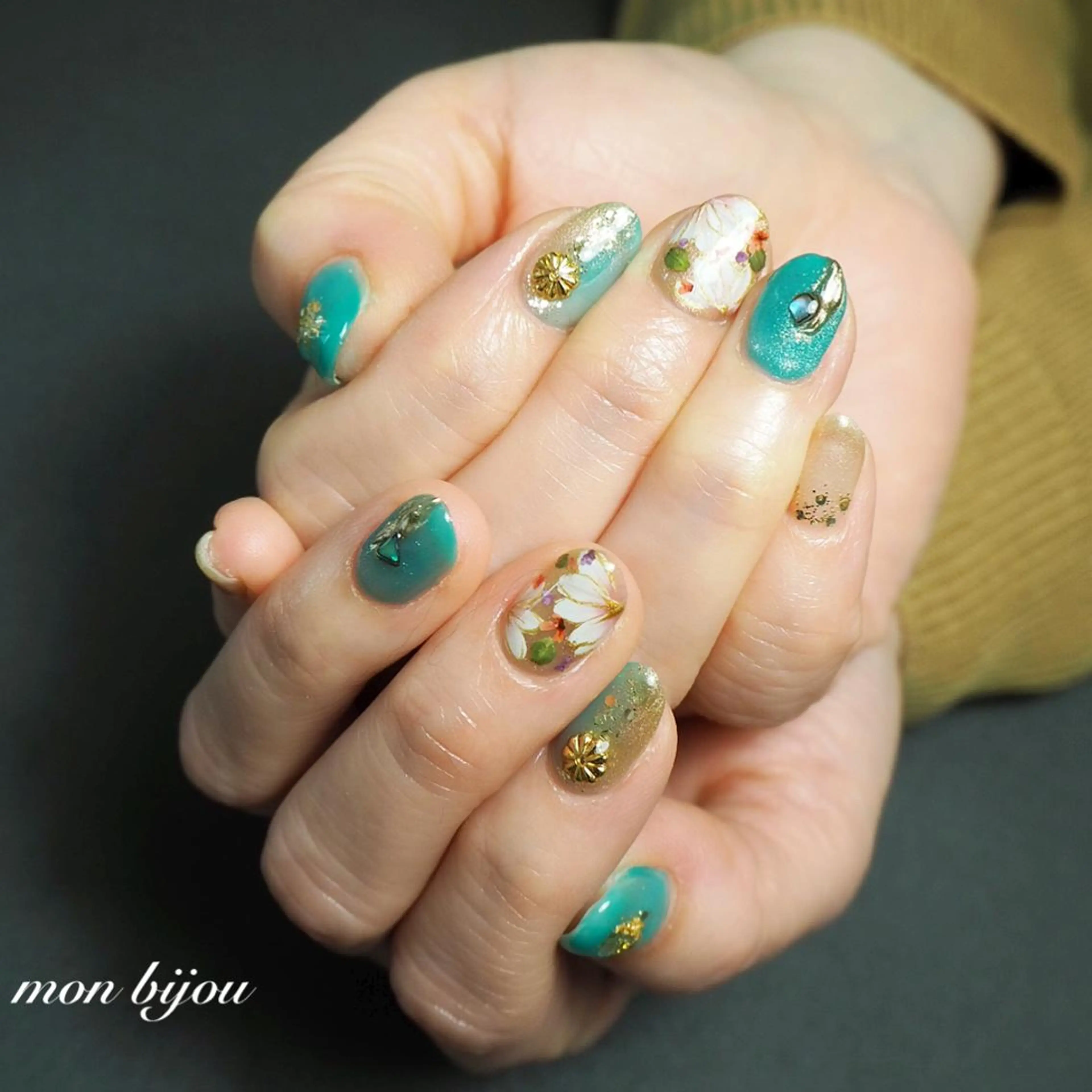 ネイル 入学式 卒業式 グリーン ブライダルネイル ハンドネイル ハンドケア mon bijou 坪井のネイルデザイン
