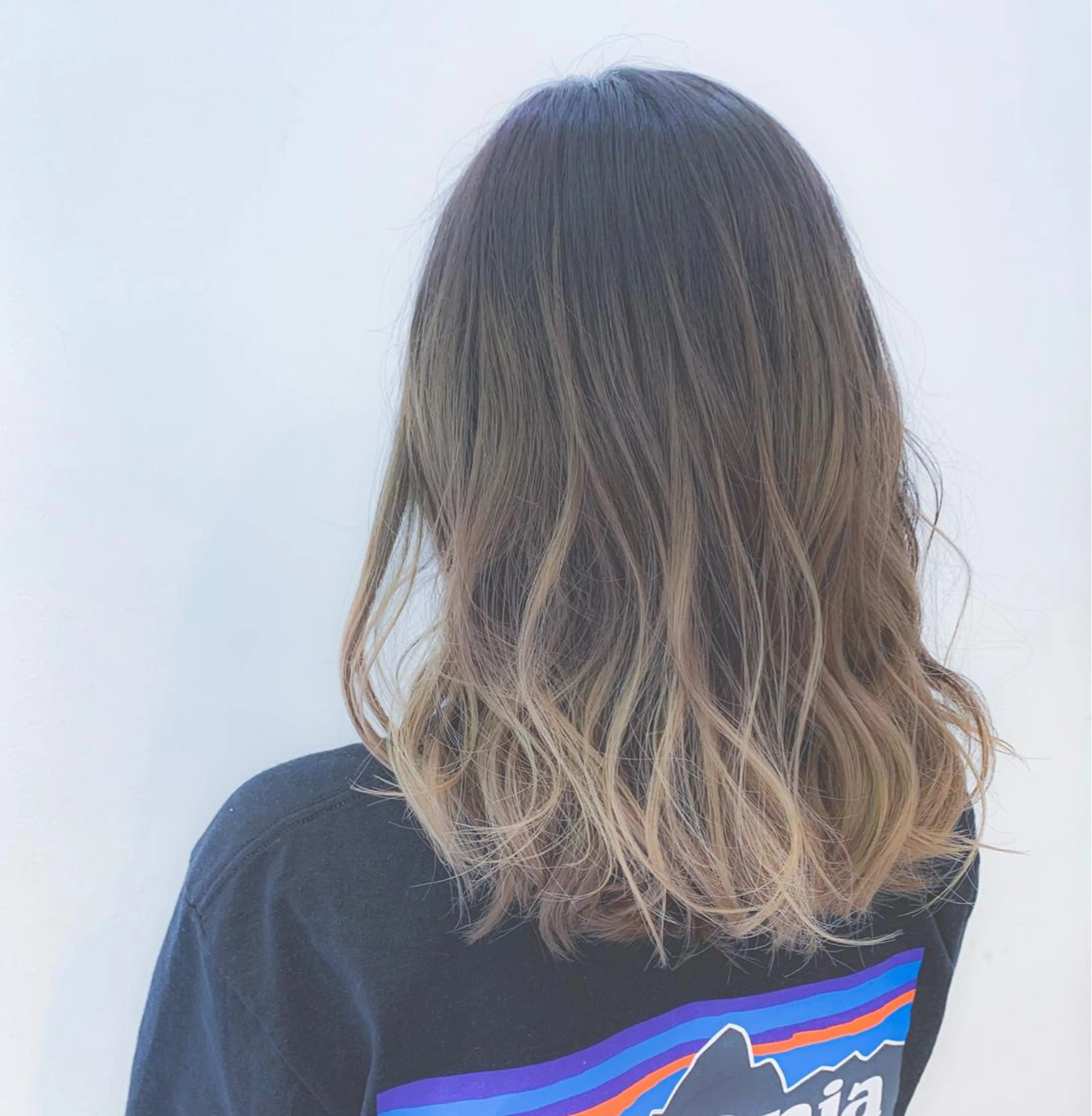 セミロング カラー バレイヤージュ レイヤーカット Uni.所属・地毛風ストレート/ 髪質改善/榎本流行のヘアスタイル