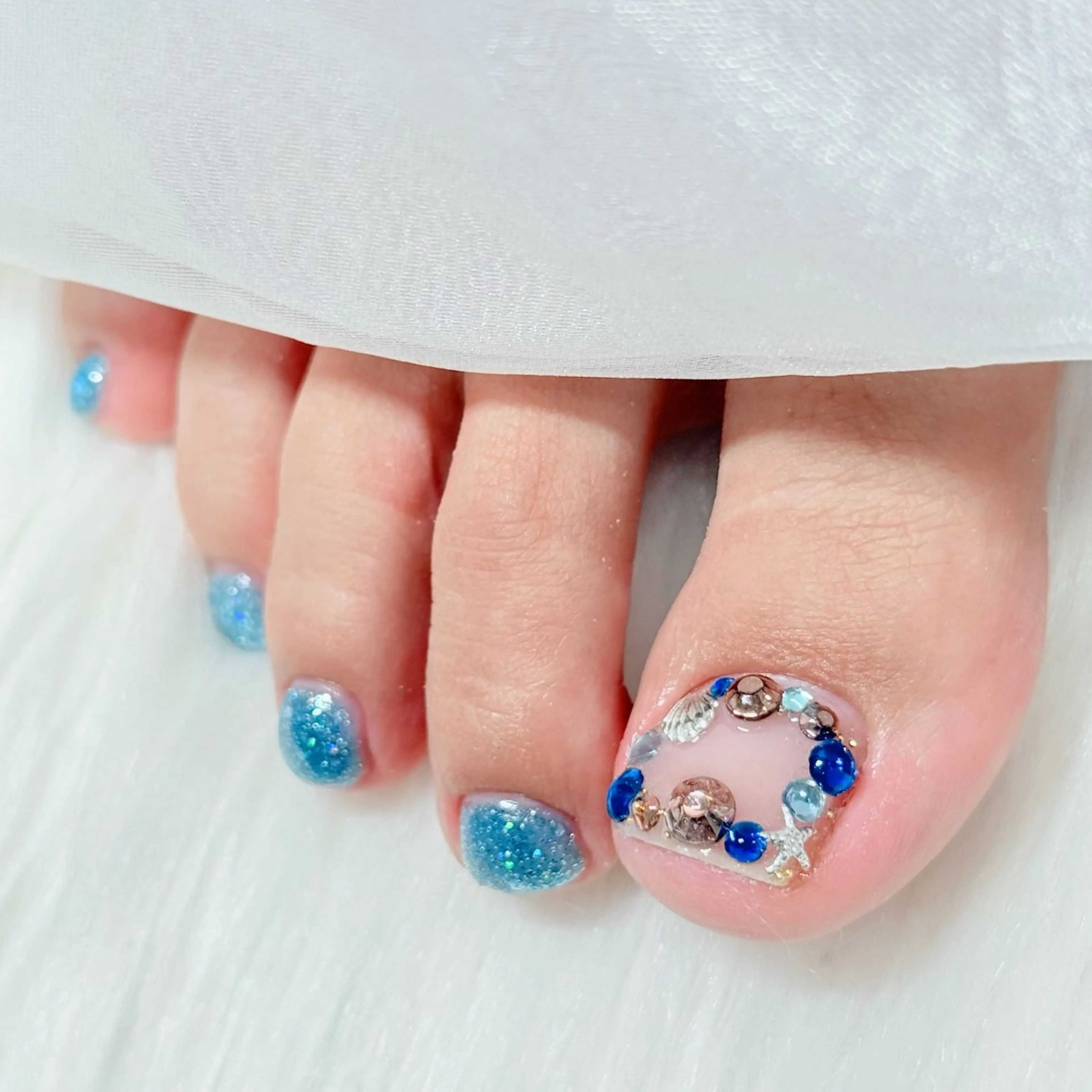 ネイル 夏ネイル フットネイル ✩.*🎀 aoi🎀のネイルデザイン