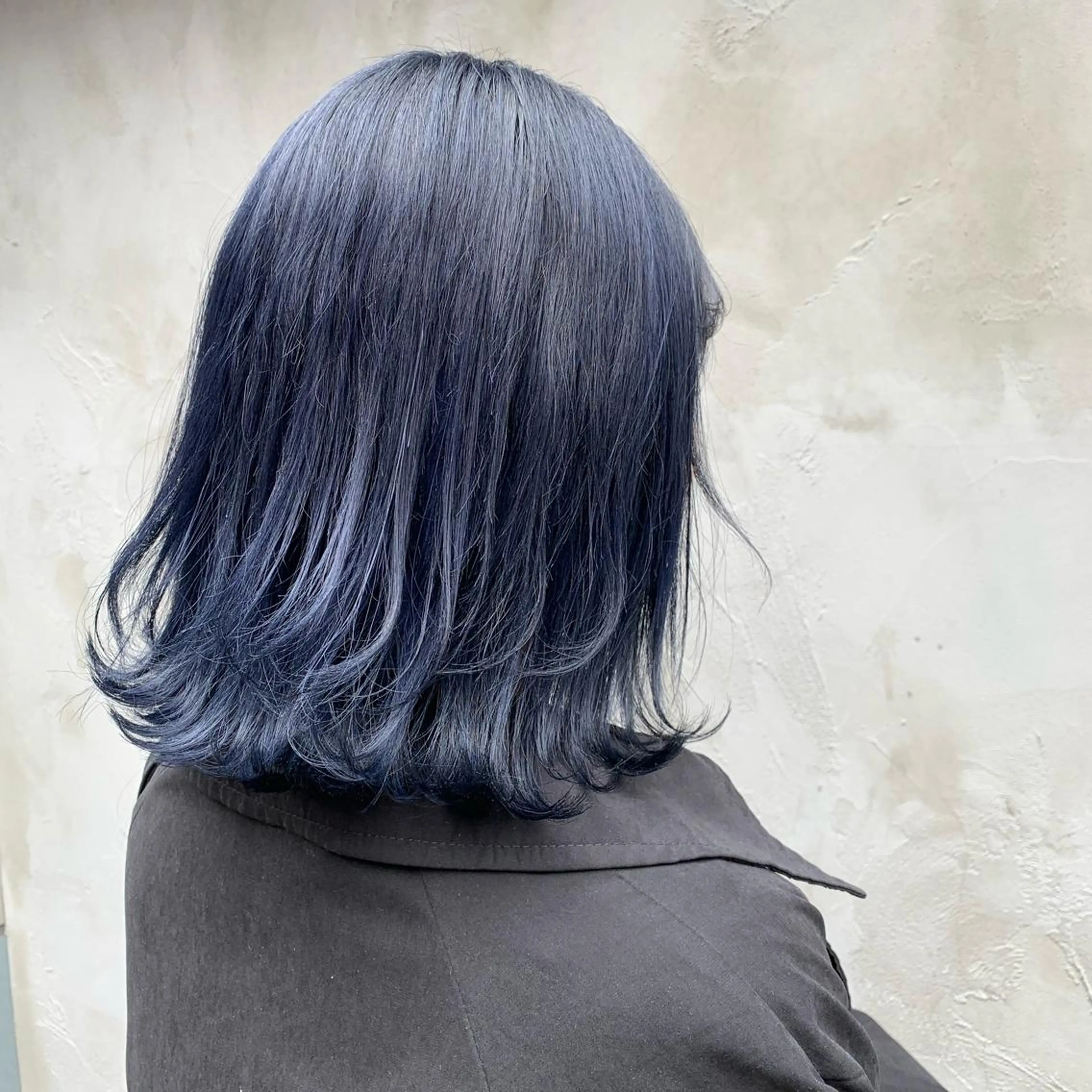 ミディアム カラー アッシュ ブルーカラー ブルーアッシュ 韓国レイヤーカット 🧸ベージュカラーのヘアスタイル