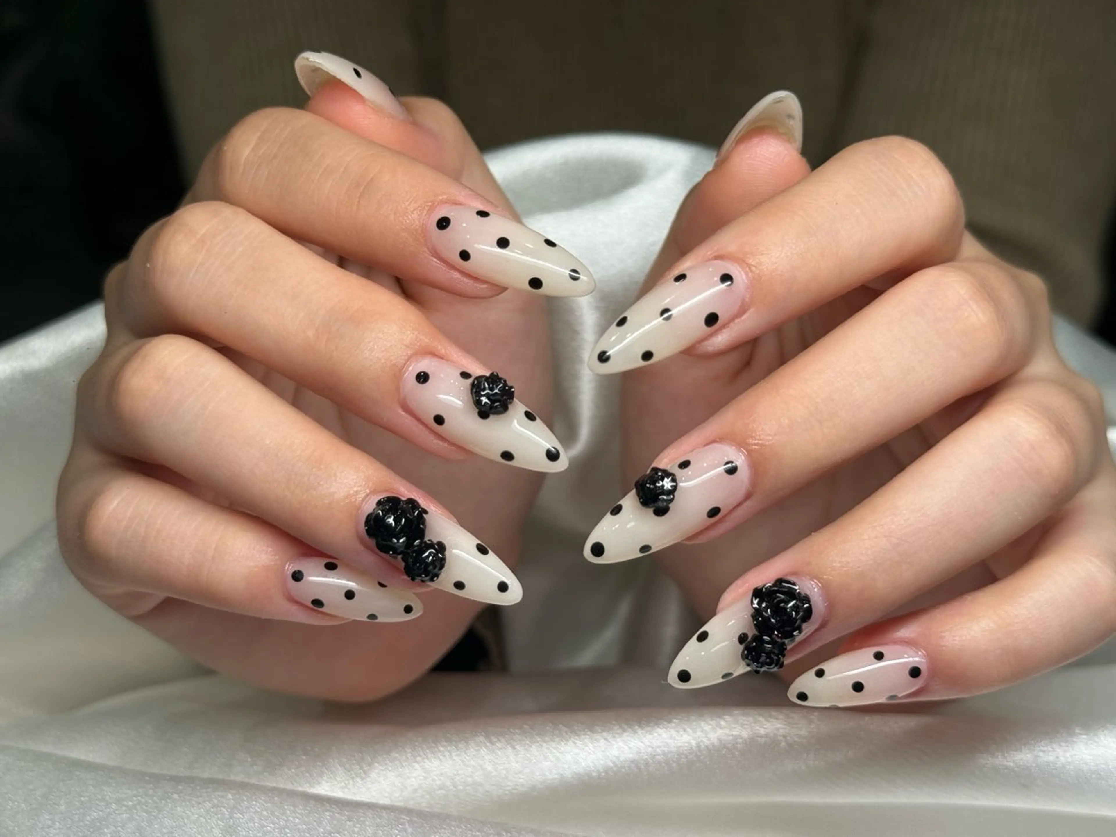 ネイル フラワーネイル ハート レース ロングネイル 春ネイル ハンドネイル MILO 168 池袋のネイルデザイン