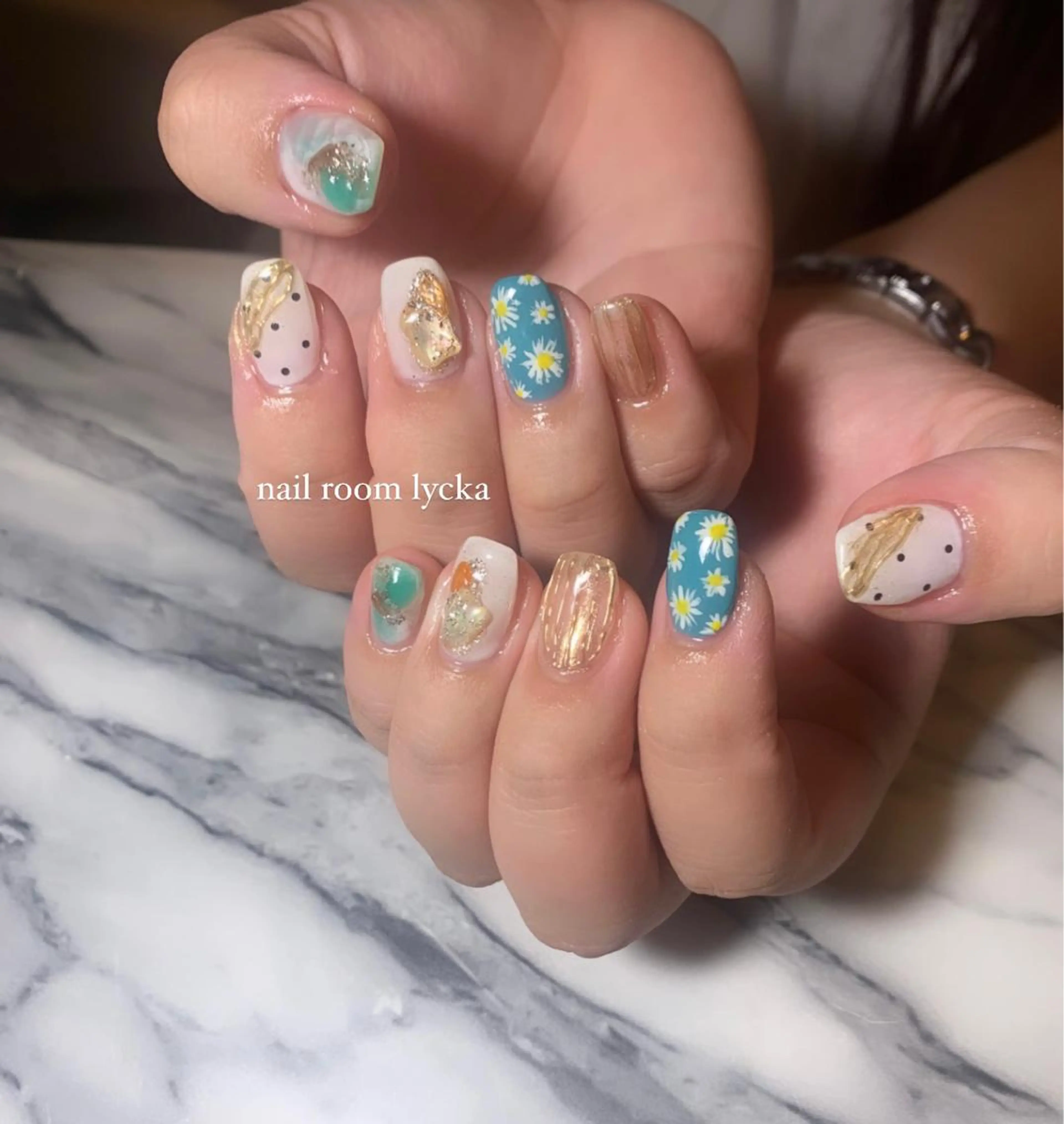 ネイル ﾈｲﾙﾙｰﾑﾘｯｶ 𝐦𝐚𝐲𝐮のネイルデザイン