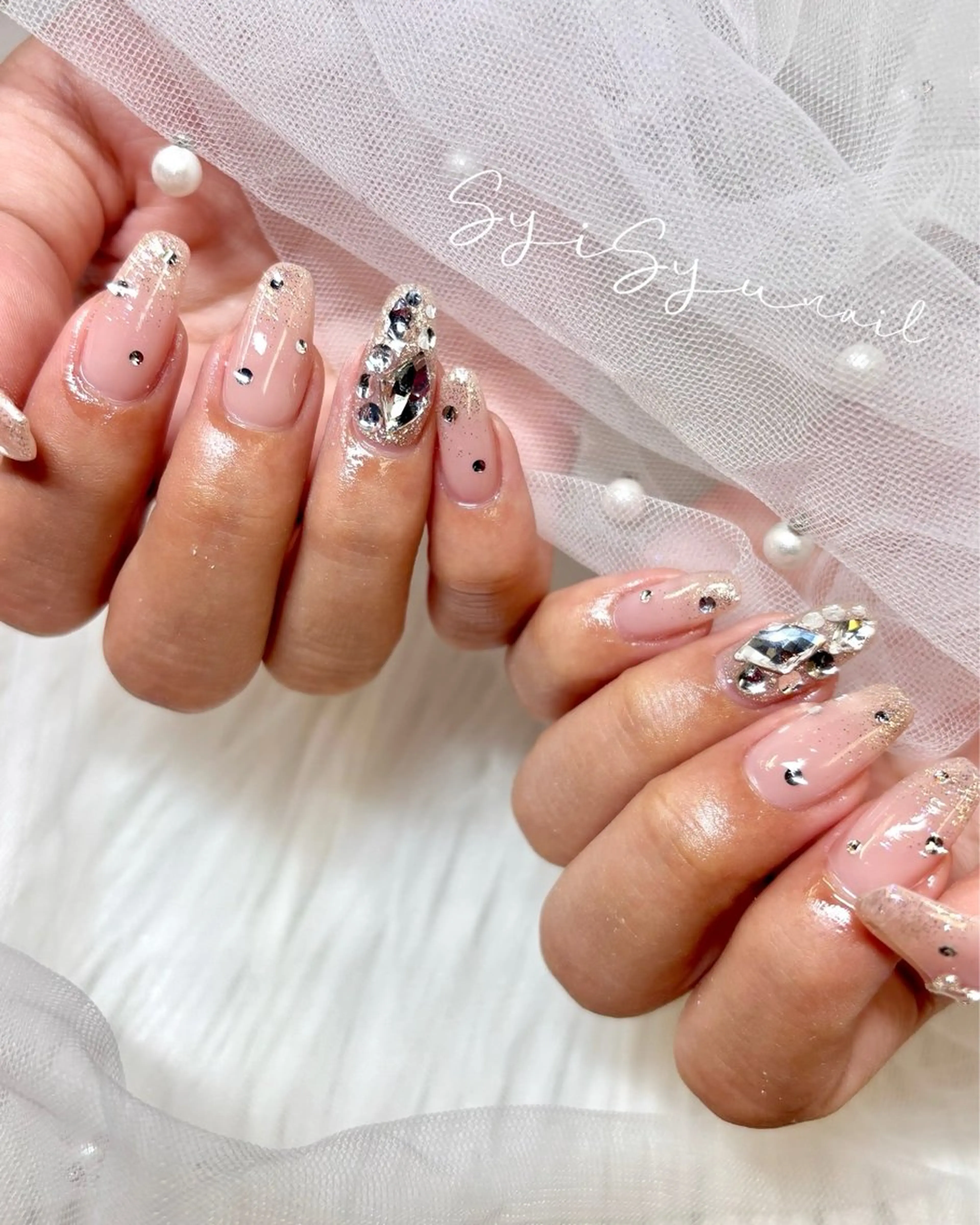 ミディアム SyiSyu なんば本店のネイルデザイン