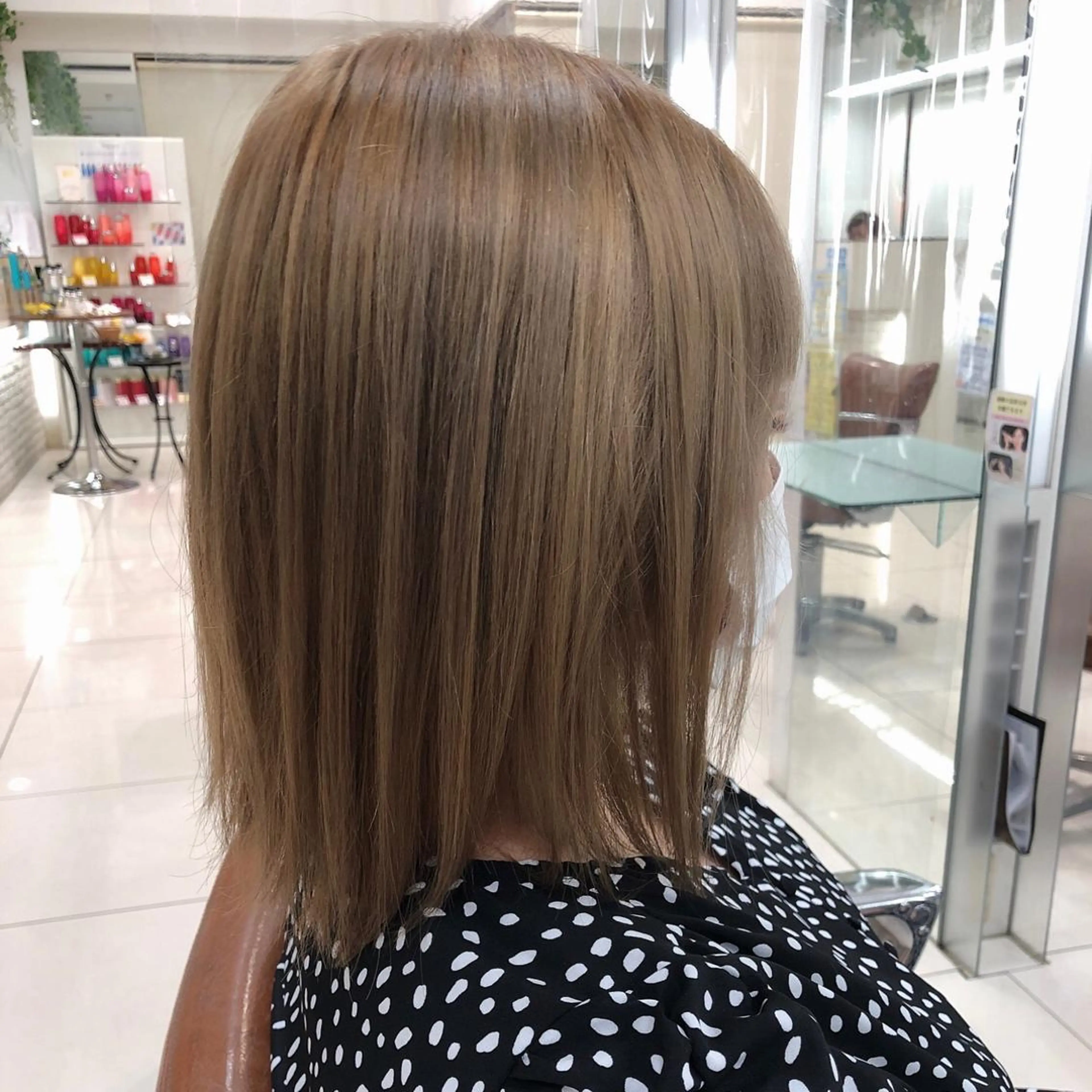 ミディアム カラー ベージュカラー 岩戸優奈 束感まつげ ピンク/ベージュのヘアスタイル