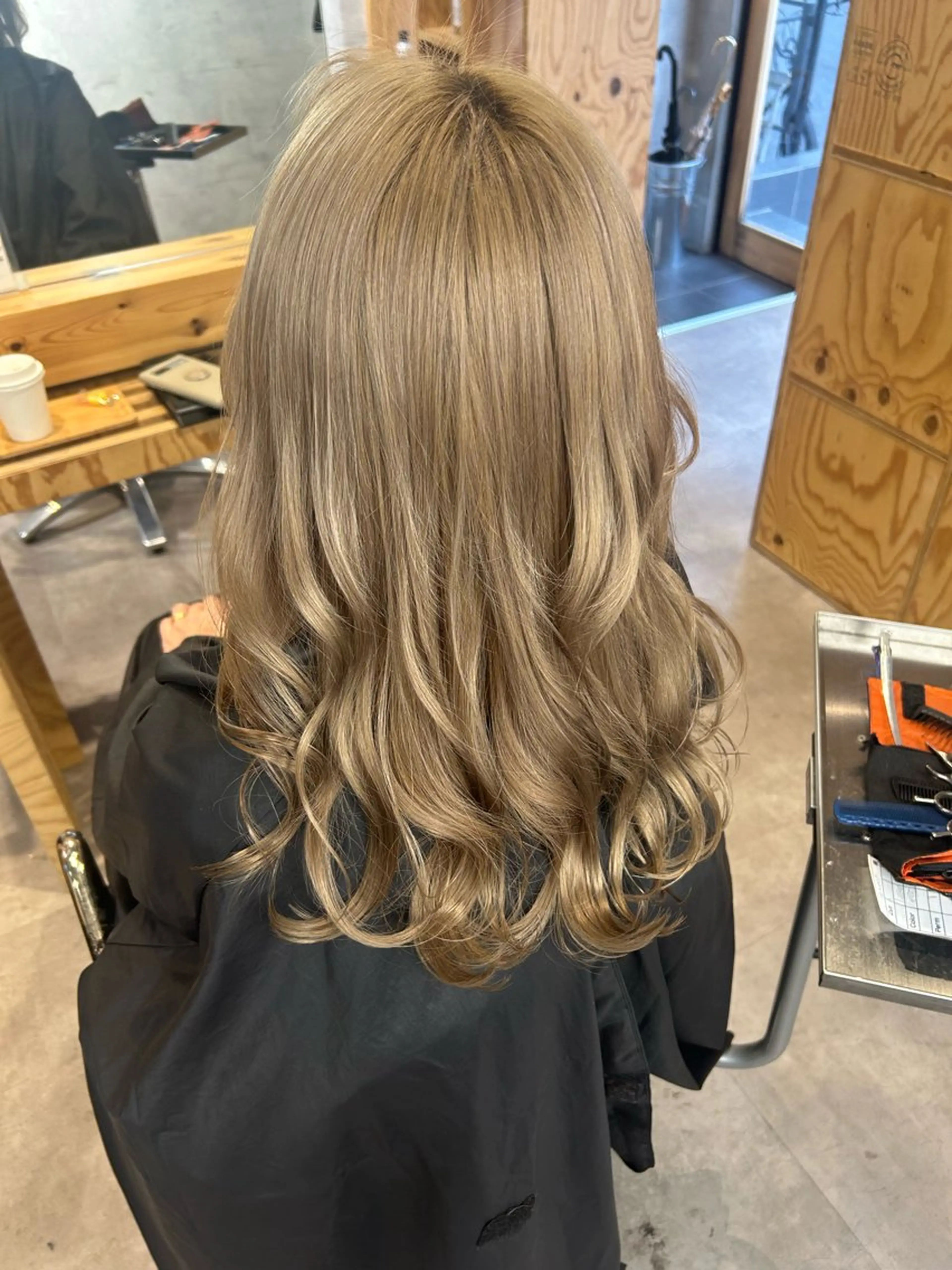 セミロング カラー Sia中野新橋　店長 田中　優莉乃のヘアスタイル