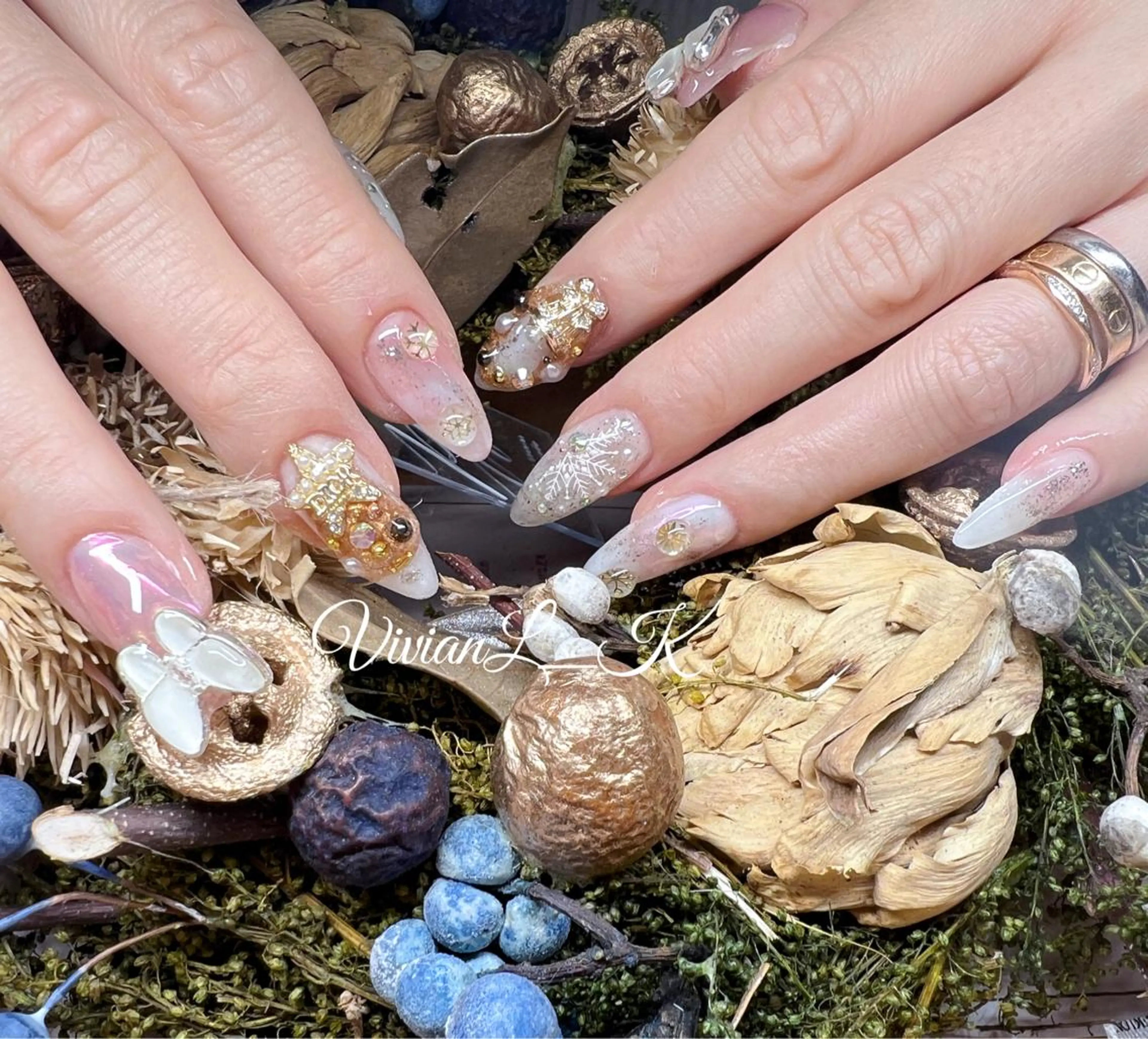 ミディアム ハンドネイル 8DoBeauty所属・🍉Vivian🌴 LK🍉のネイルデザイン