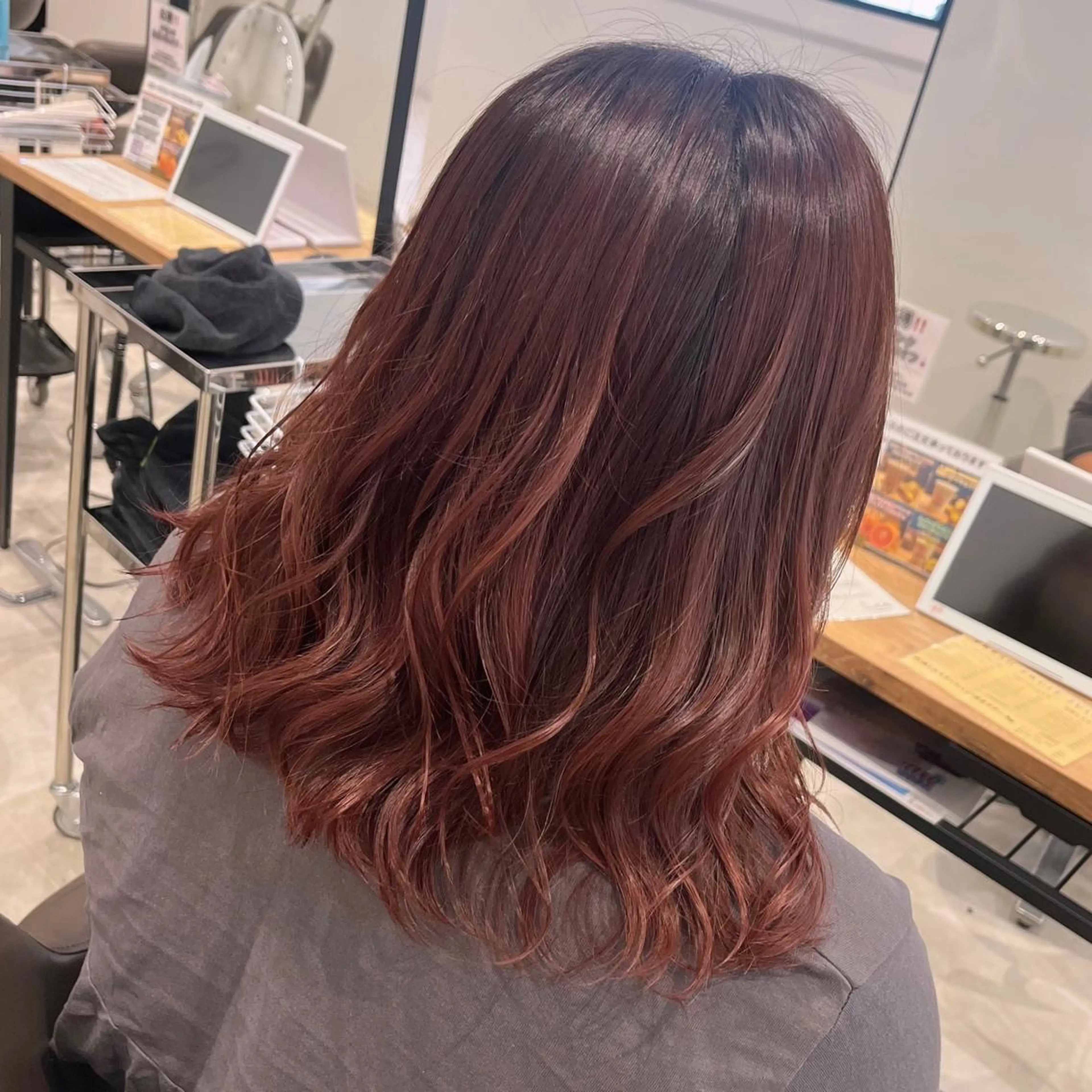 ミディアム カラー ブラウンカラー ピンクカラー ピンクブラウン lien ヒジリのヘアスタイル