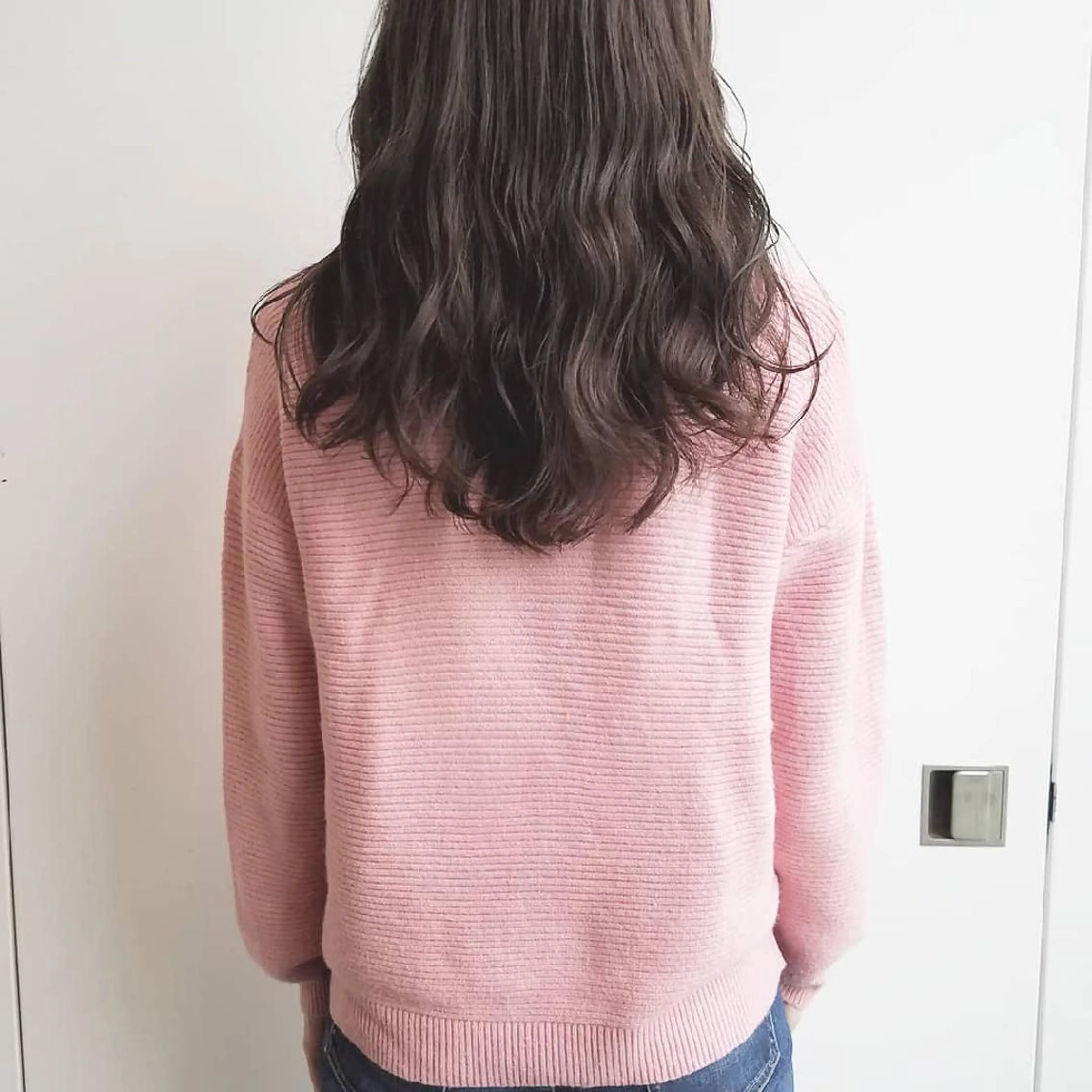 カラー セミロング ヘアアレンジ パーマ ボルドーカラー ブラウンカラー iplus まつげ、眉毛、耳つぼのマツエク・マツパデザイン