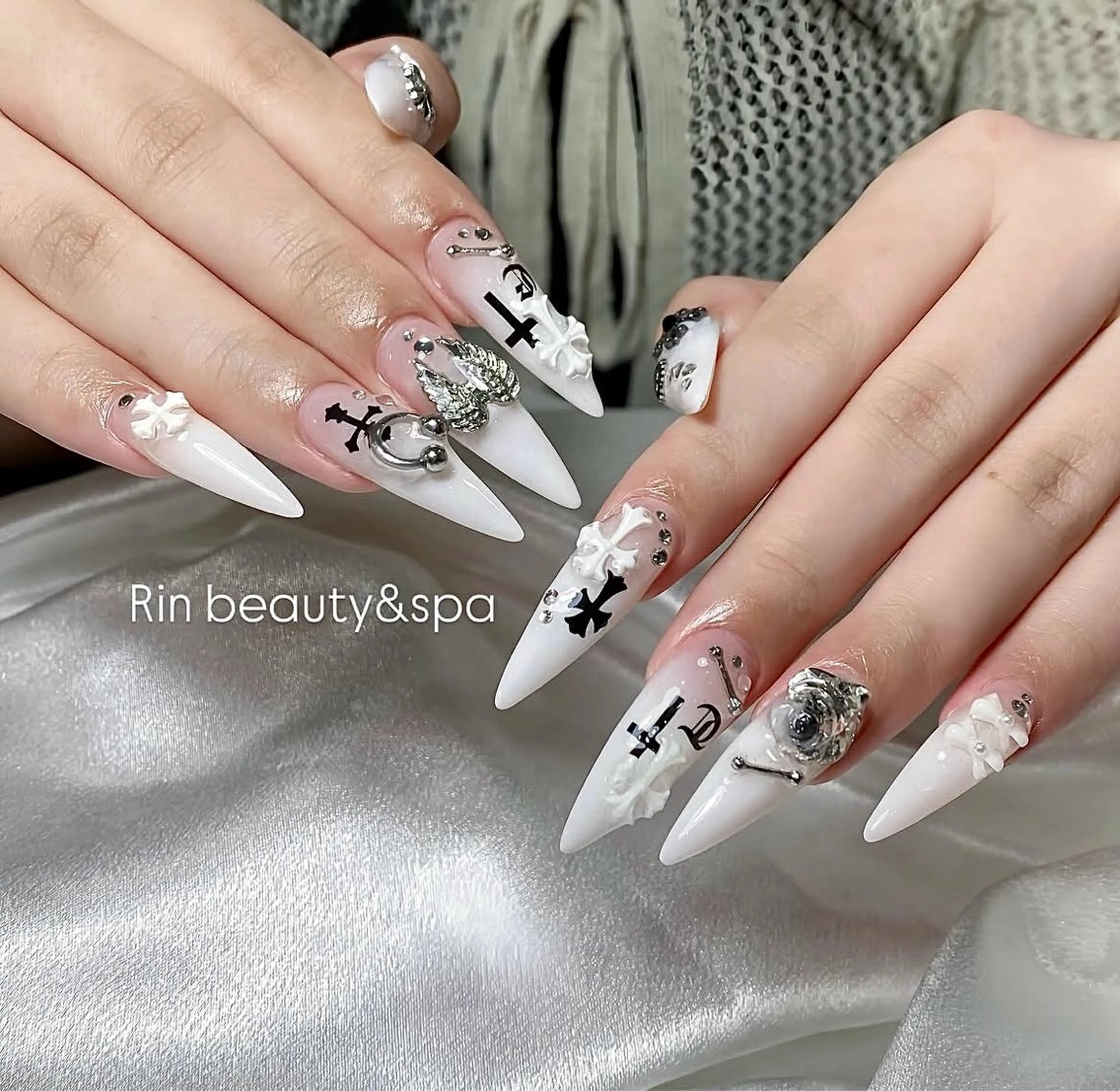 ネイル フレンチネイル ジェルネイル 韓国ネイル マグネットネイル ネイルチップ Rin Nail 新大久保店のネイルデザイン