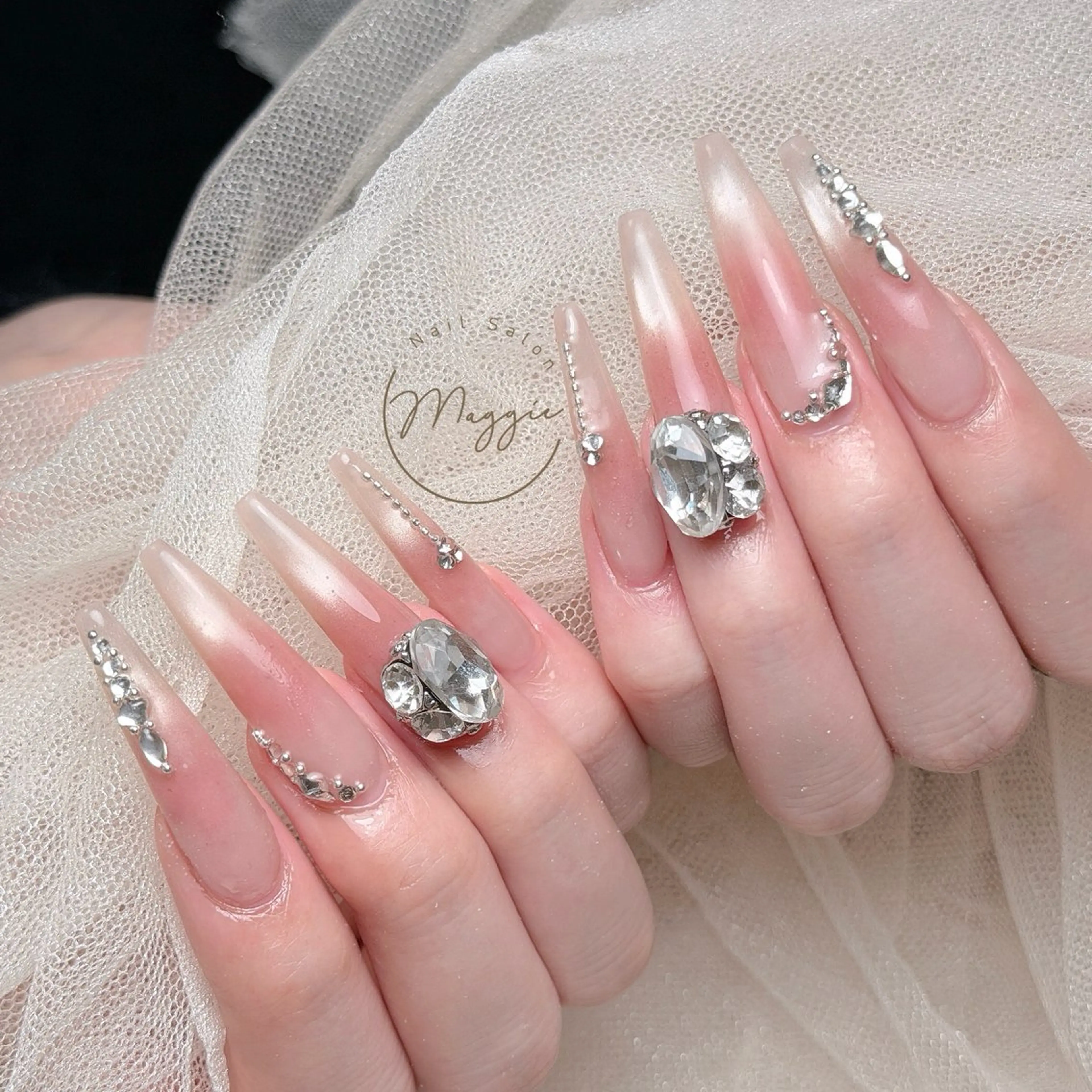 ネイル Maggie Nail🦩のネイルデザイン