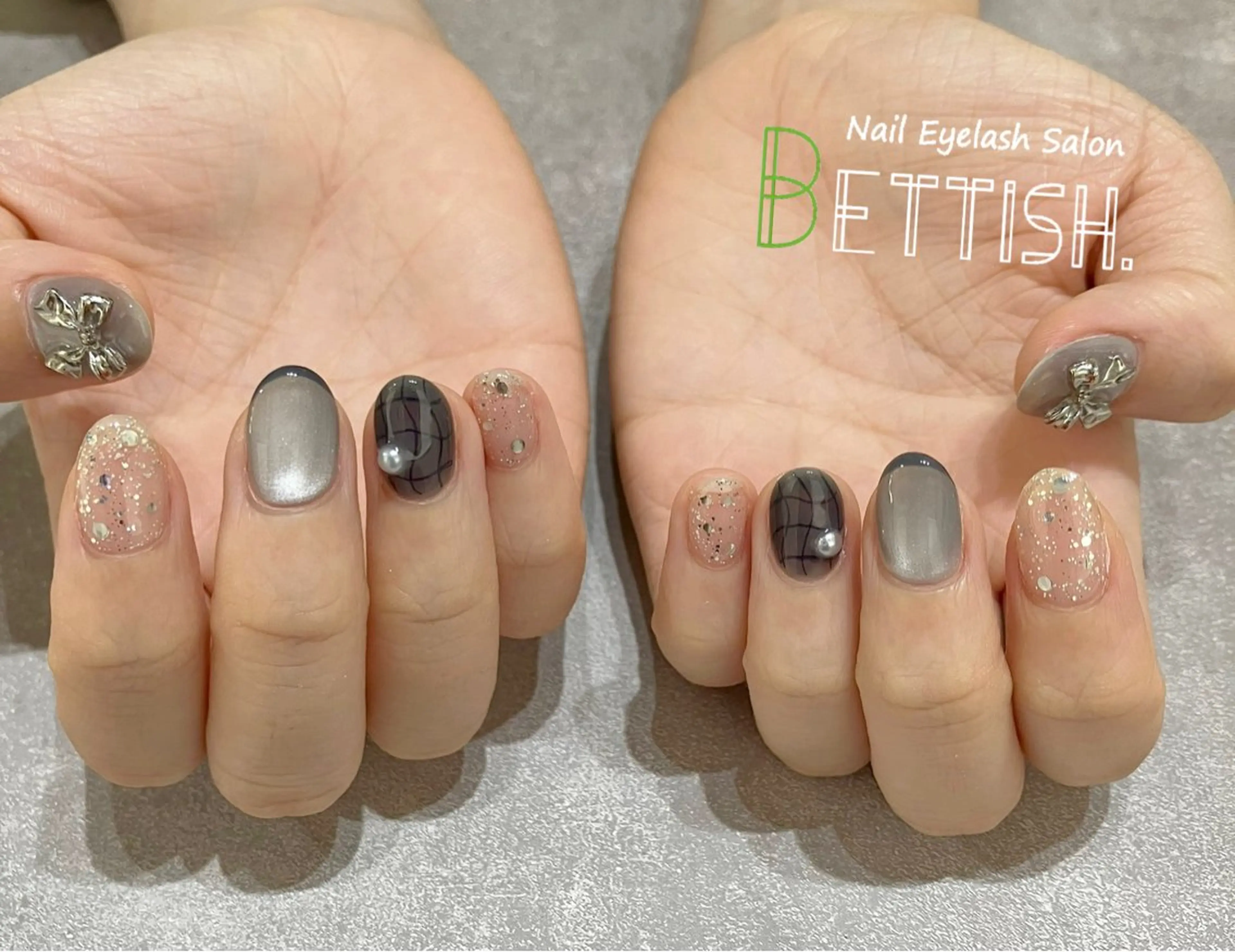 ネイル リボン シルバー BETTISH. KUMIKO☺︎︎のネイルデザイン