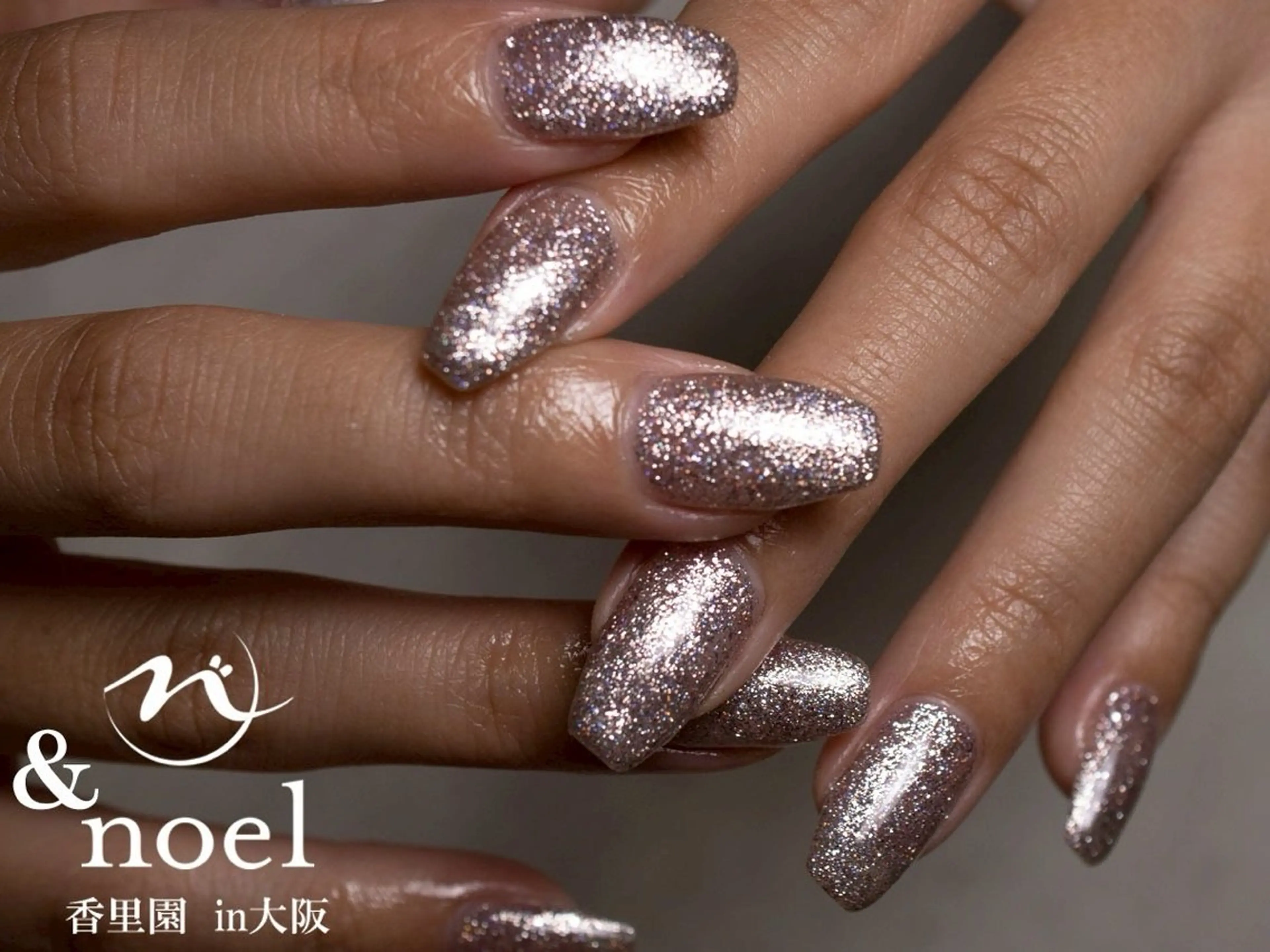 ネイル フラッシュネイル キラキラネイル ラメ(グリッター) ハンドネイル Nailsalon &Noelのネイルデザイン