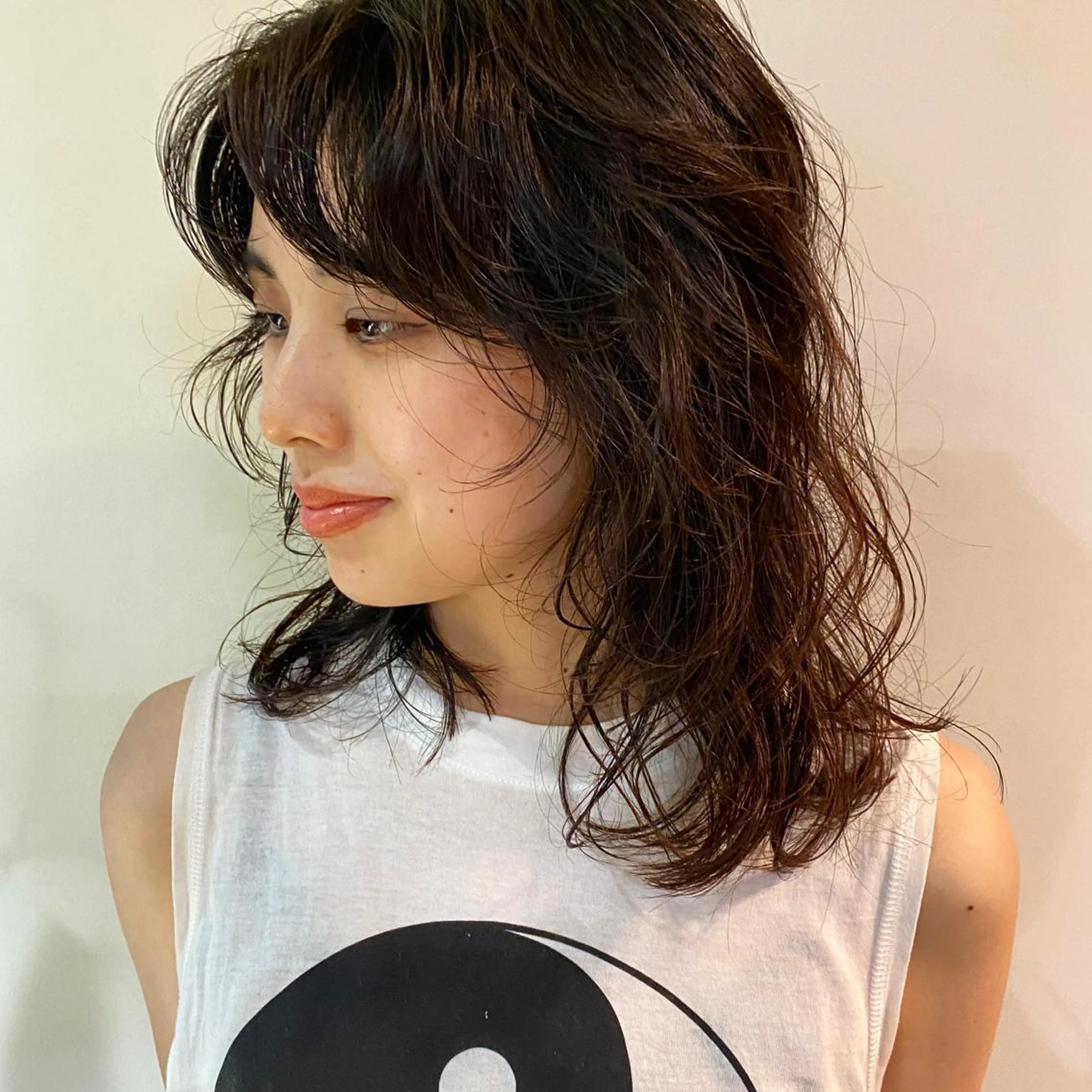 ミディアム カラー パーマ ヘアアレンジ ミディアムパーマ ウルフカット 撮影モデル募集 🦋soemikaのヘアスタイル