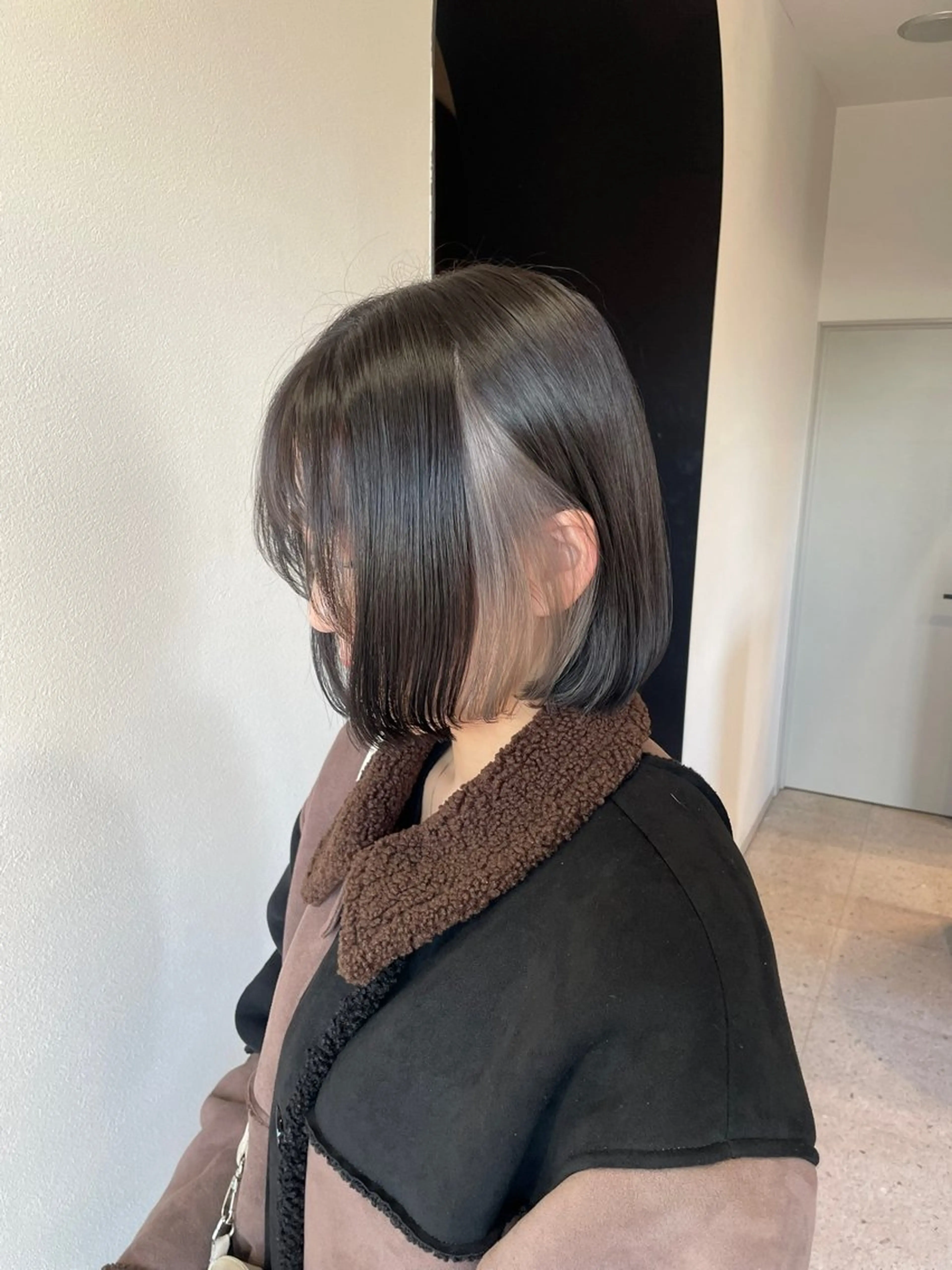 ミディアム カラー ブリーチ イヤリングカラー インナーカラー ボブ カット ヘアカラー 宇野 颯太のヘアスタイル