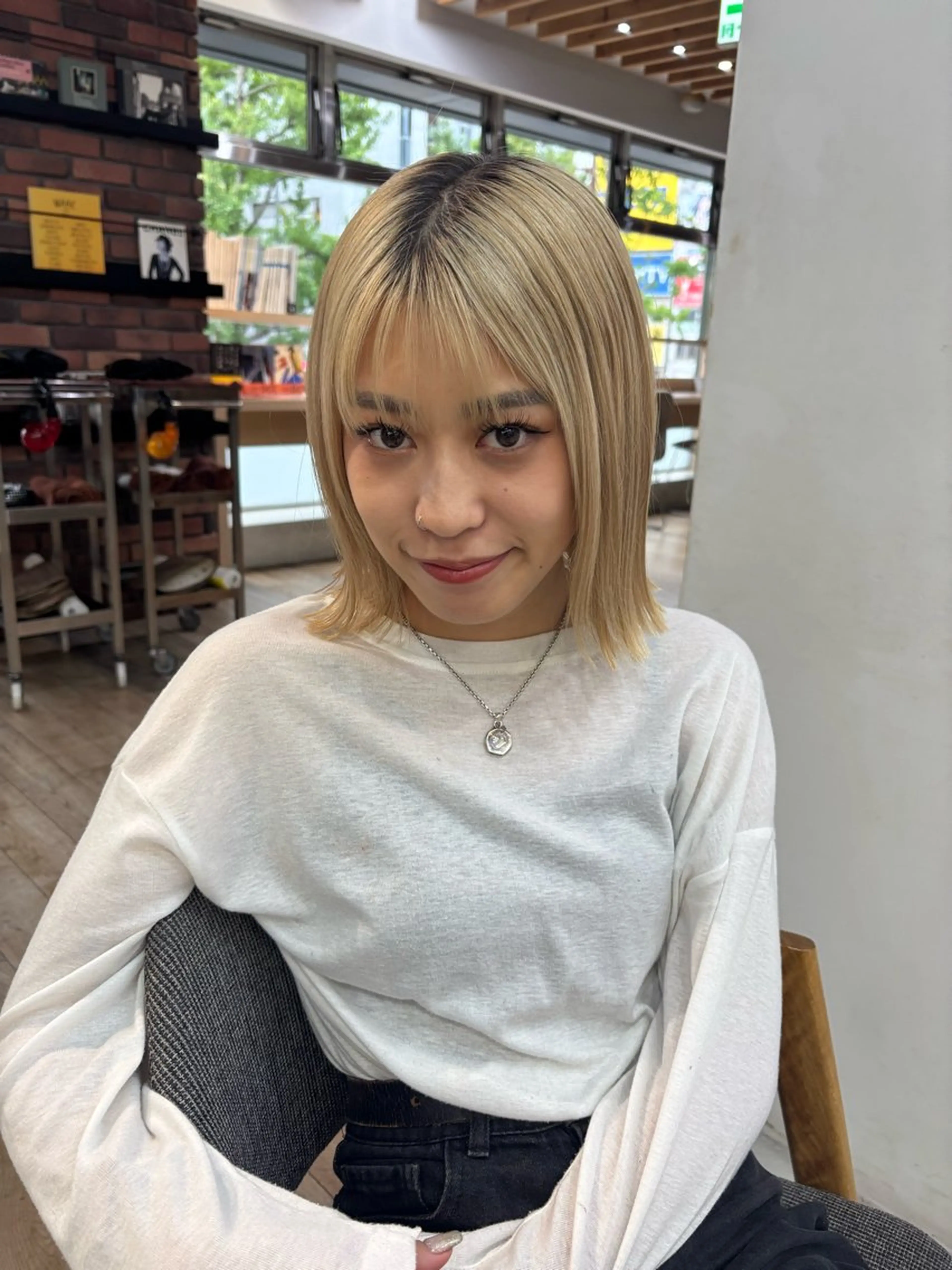 ショート カラー ブリーチ ブロンド ダブルカラー ハイトーンカラー ボブ 🫧nari🫧 谷町 大阪のヘアスタイル
