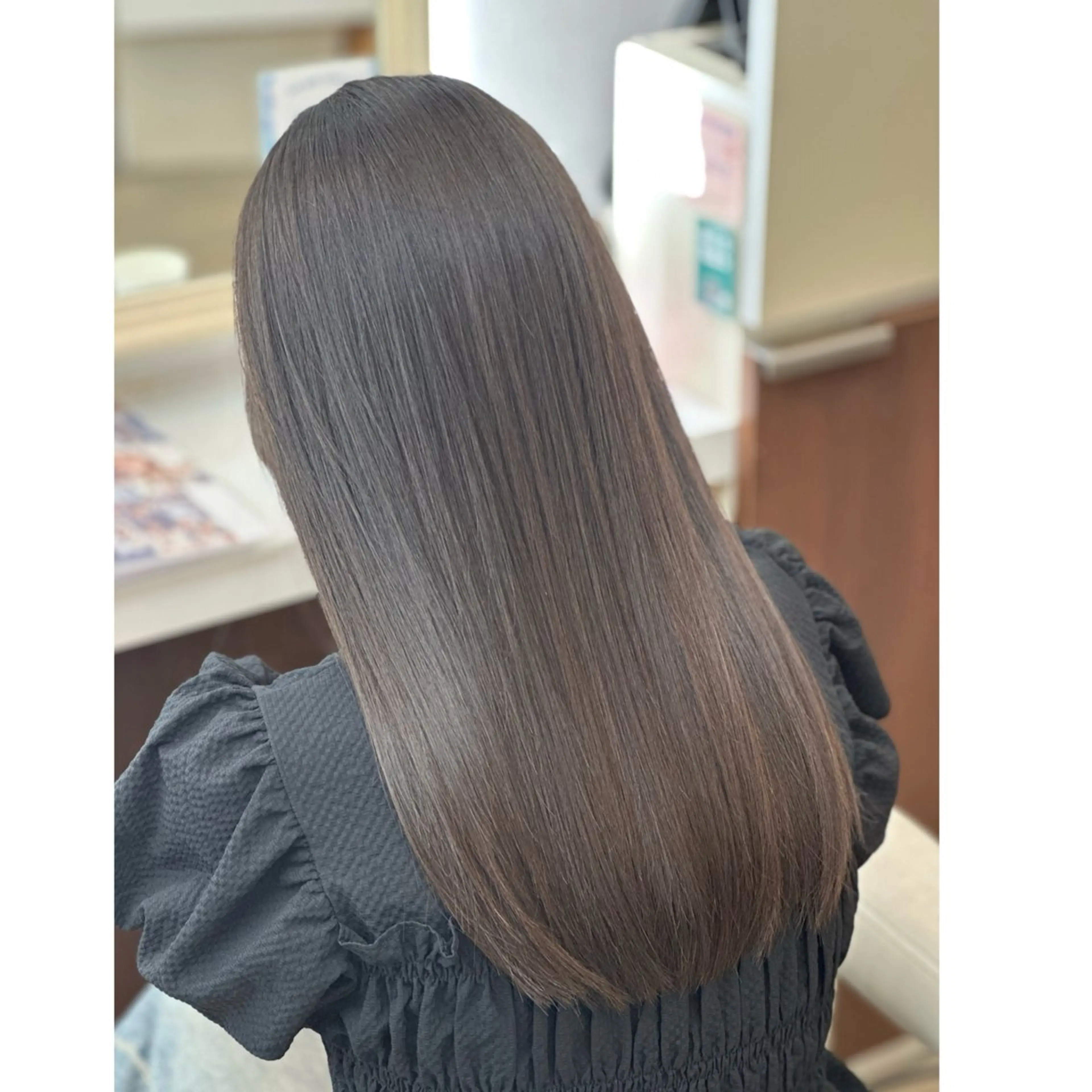 セミロング 髪質改善 しまうち れおなのヘアスタイル