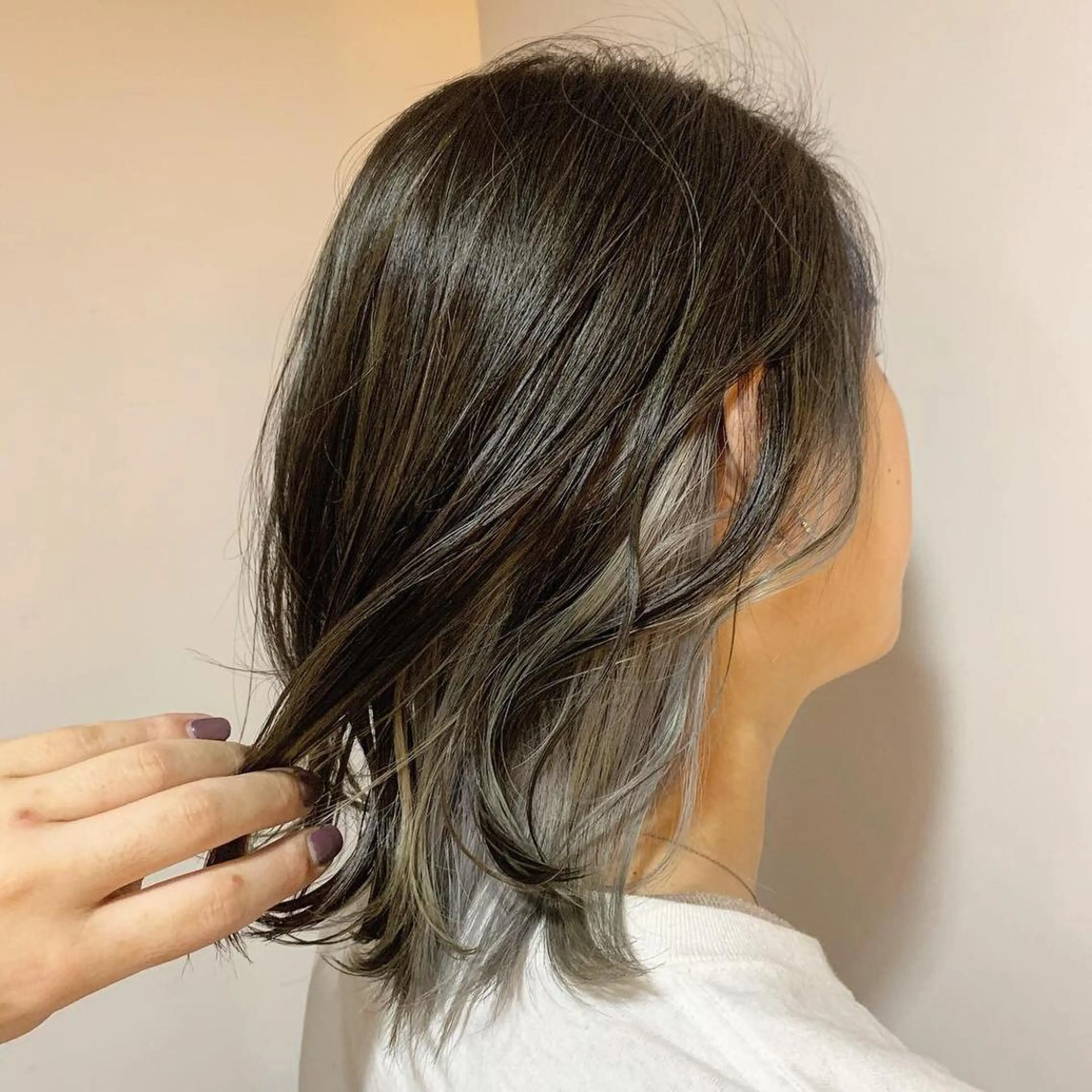 カラー 西田 優菜のヘアスタイル