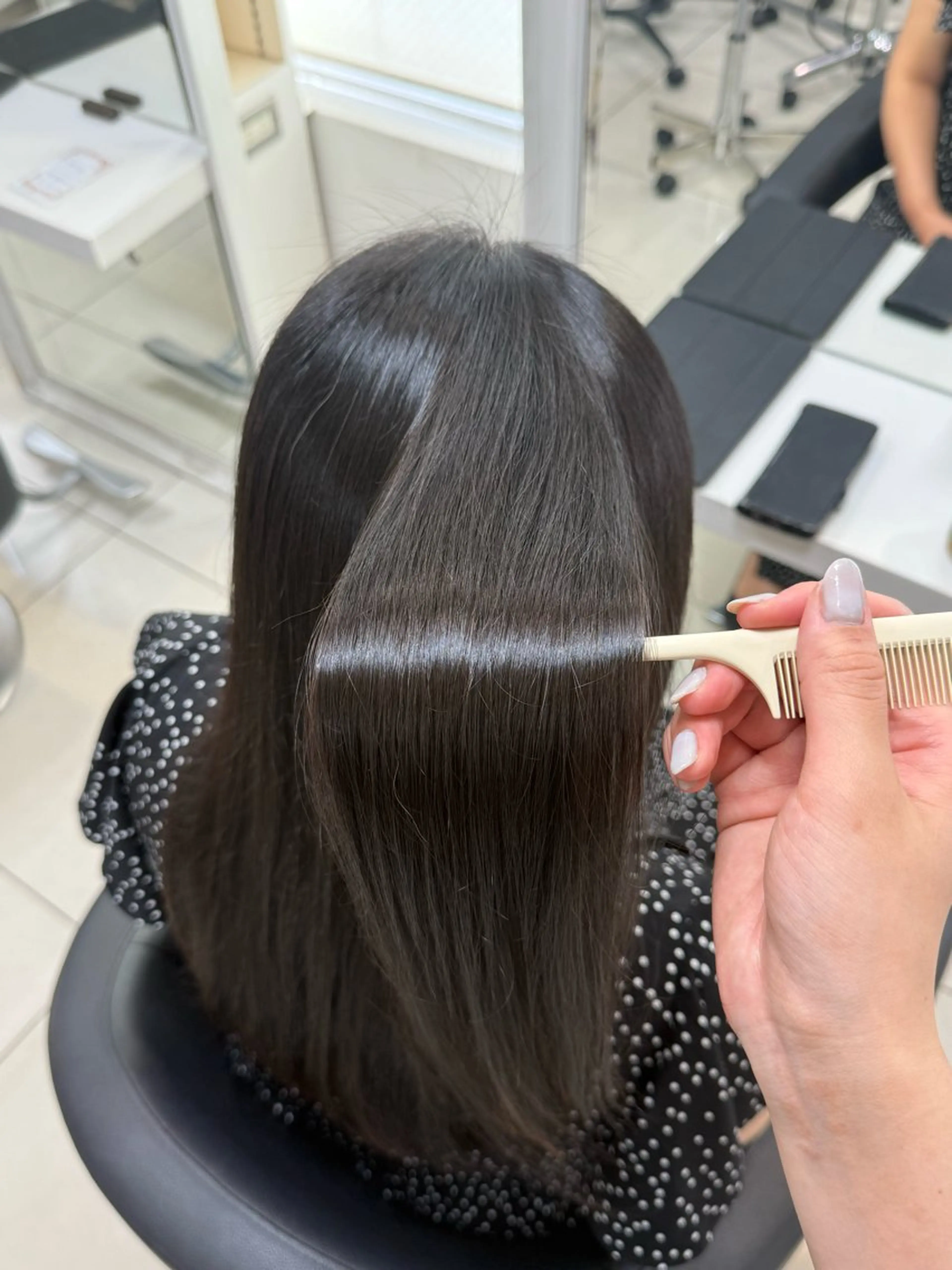 ロング パーマ 透明感ハイトーン 🪽☾mizukiのヘアスタイル