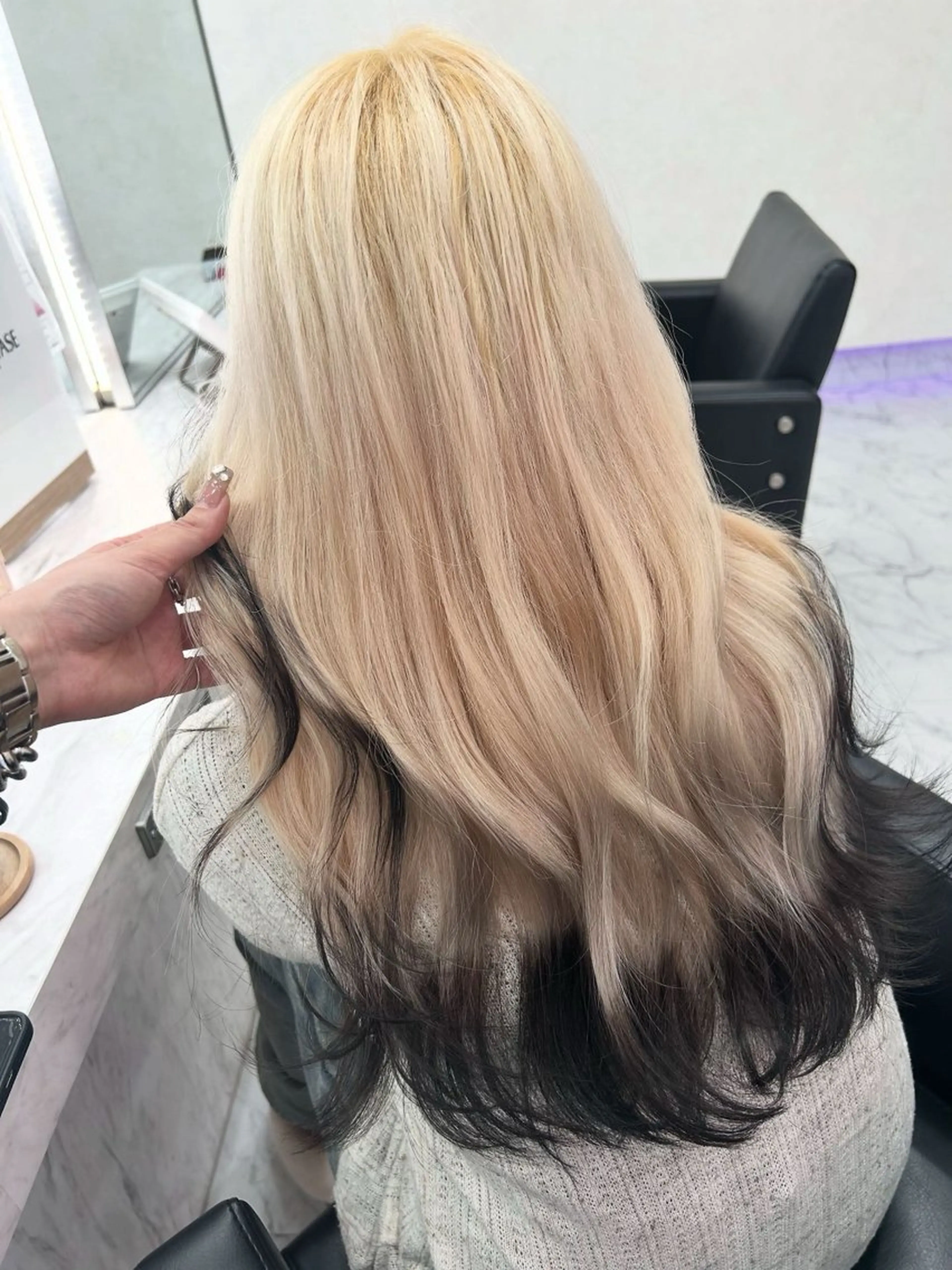 ロング カラー ヘアカラー ハイトーン/韓国風 🤍Nacchi🐈のマツエク・マツパデザイン