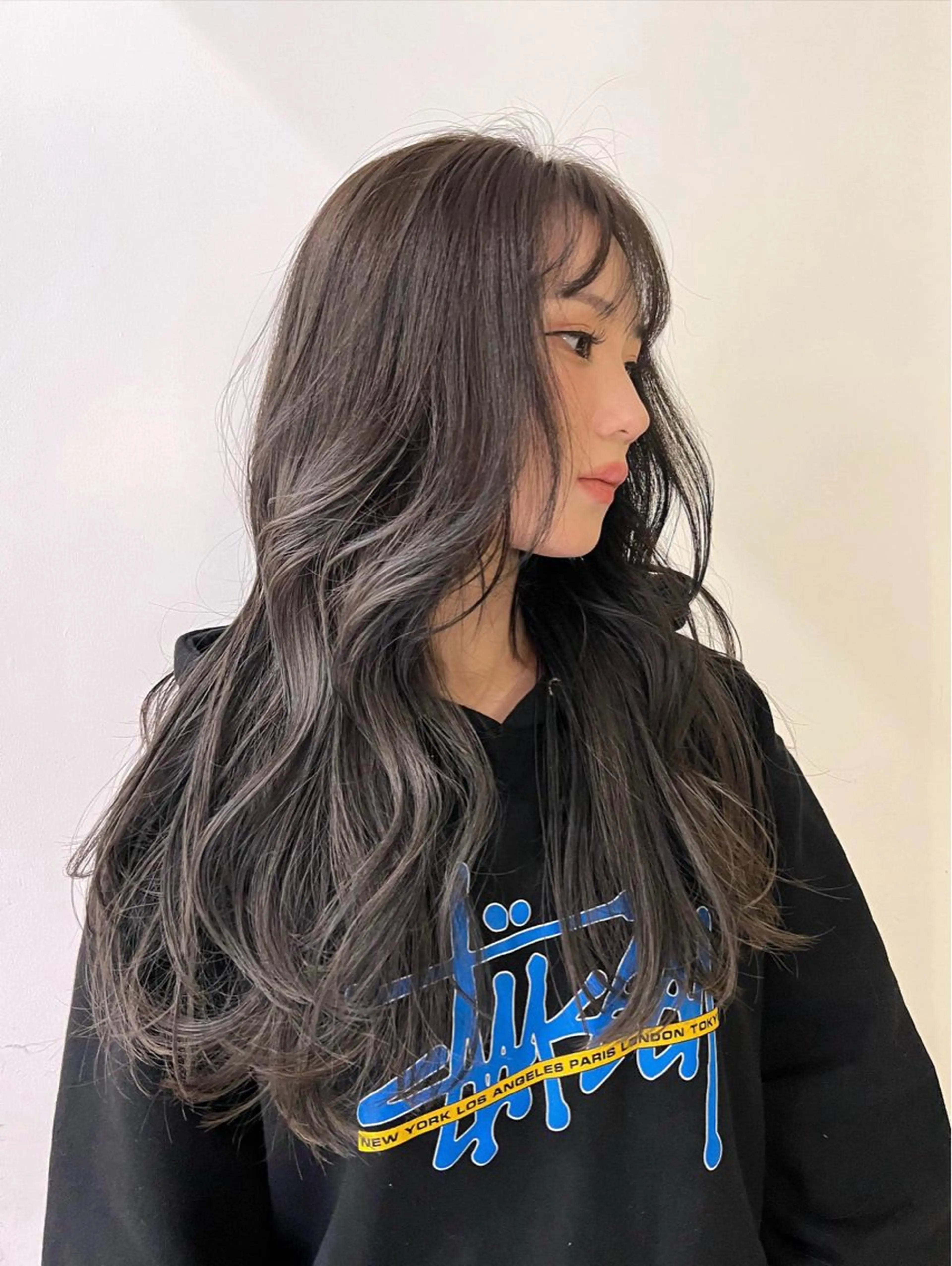 ロング カラー 🫧うる艶レイヤー /グレージュ🪐リサのヘアスタイル