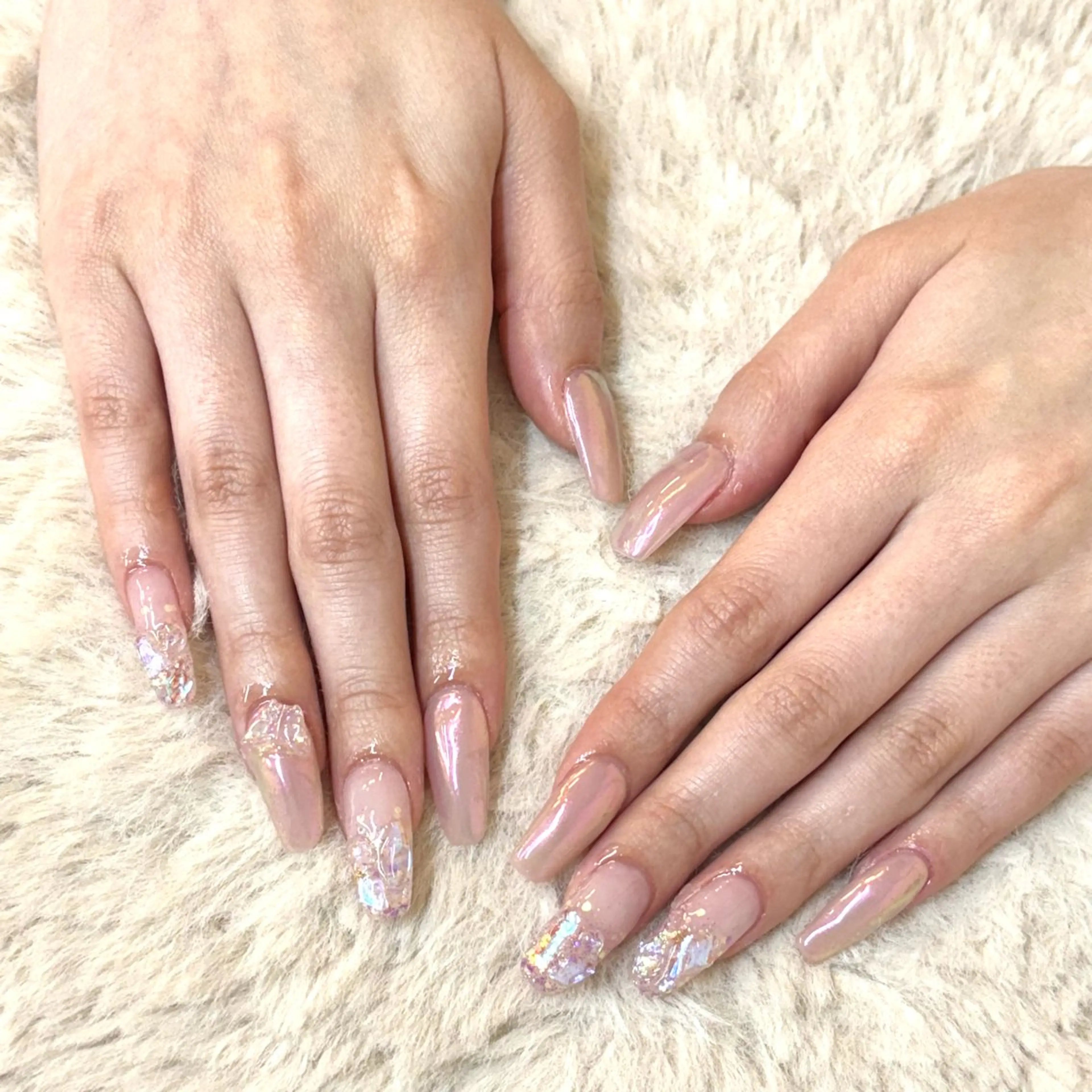 ネイル オーロラネイル グラデーション キラキラネイル ラメ(グリッター) ラメグラデーション ハンドネイル Chipie_ ayanoのネイルデザイン