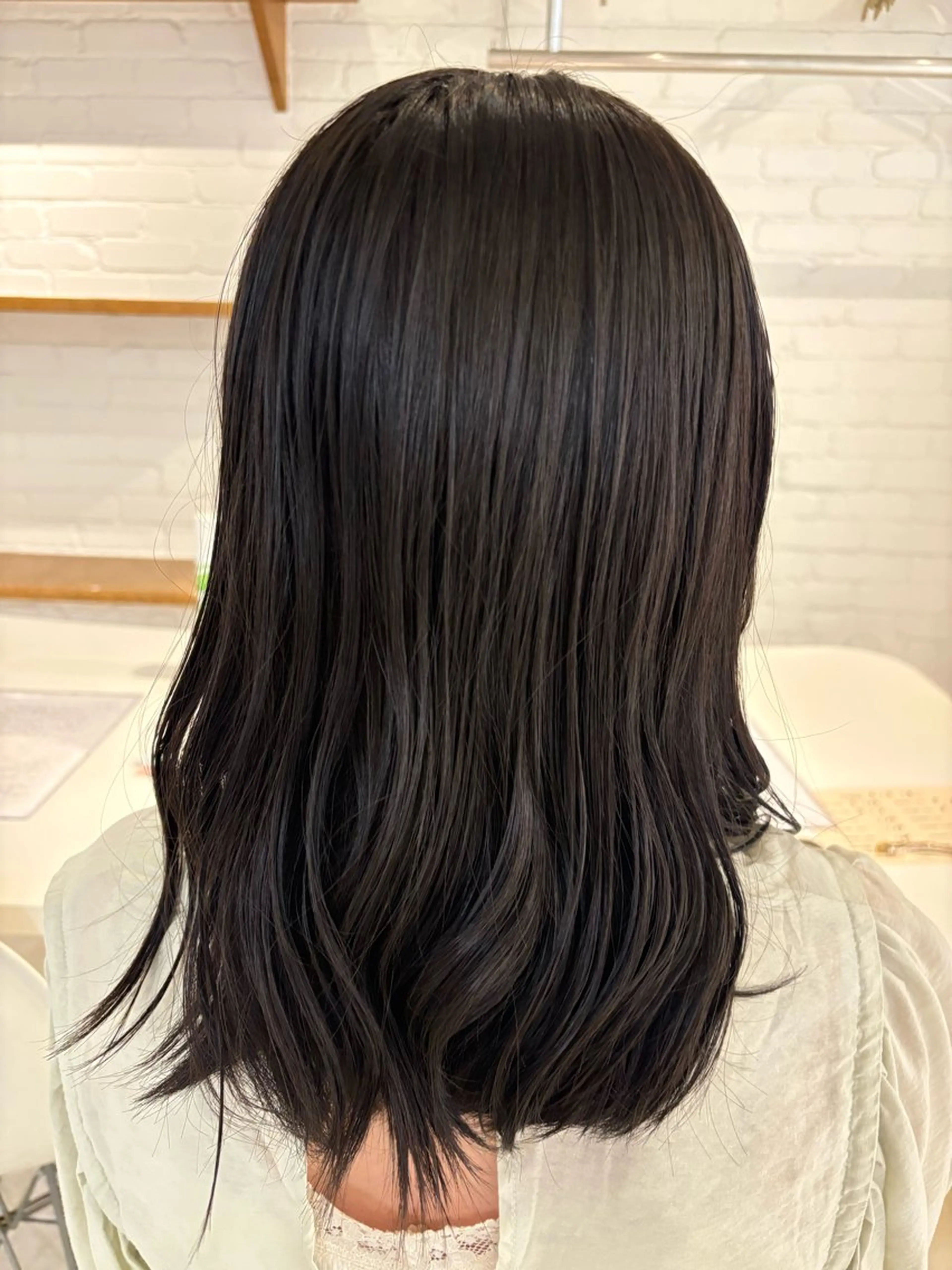 セミロング カラー オリーブカラー ヘアカラー 🩵り ん💜のヘアスタイル