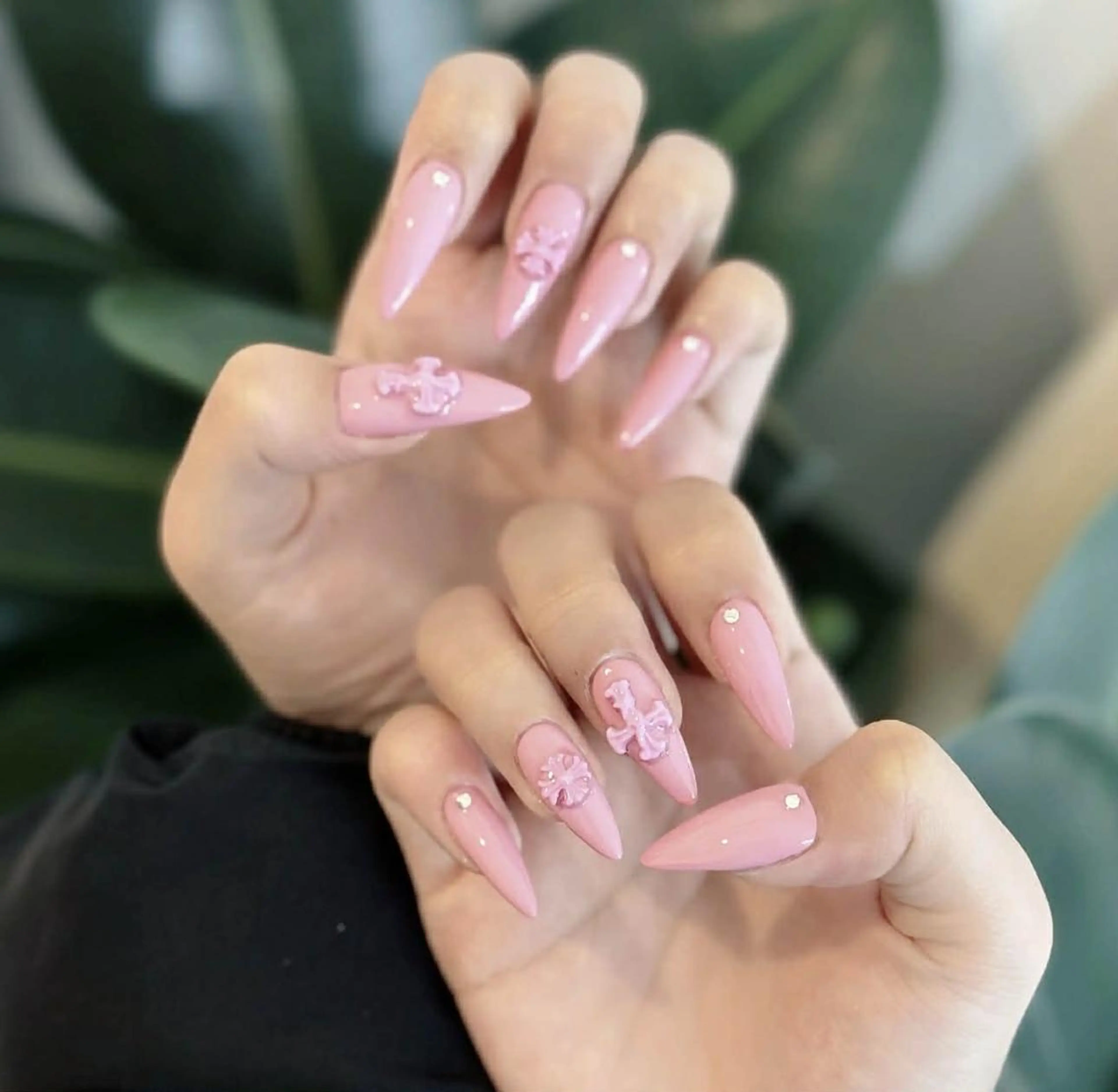 ロング カラー ベージュカラー グラデーションカラー ピンクカラー 韓国風ヘア ハンドネイル Bling Salonのネイルデザイン