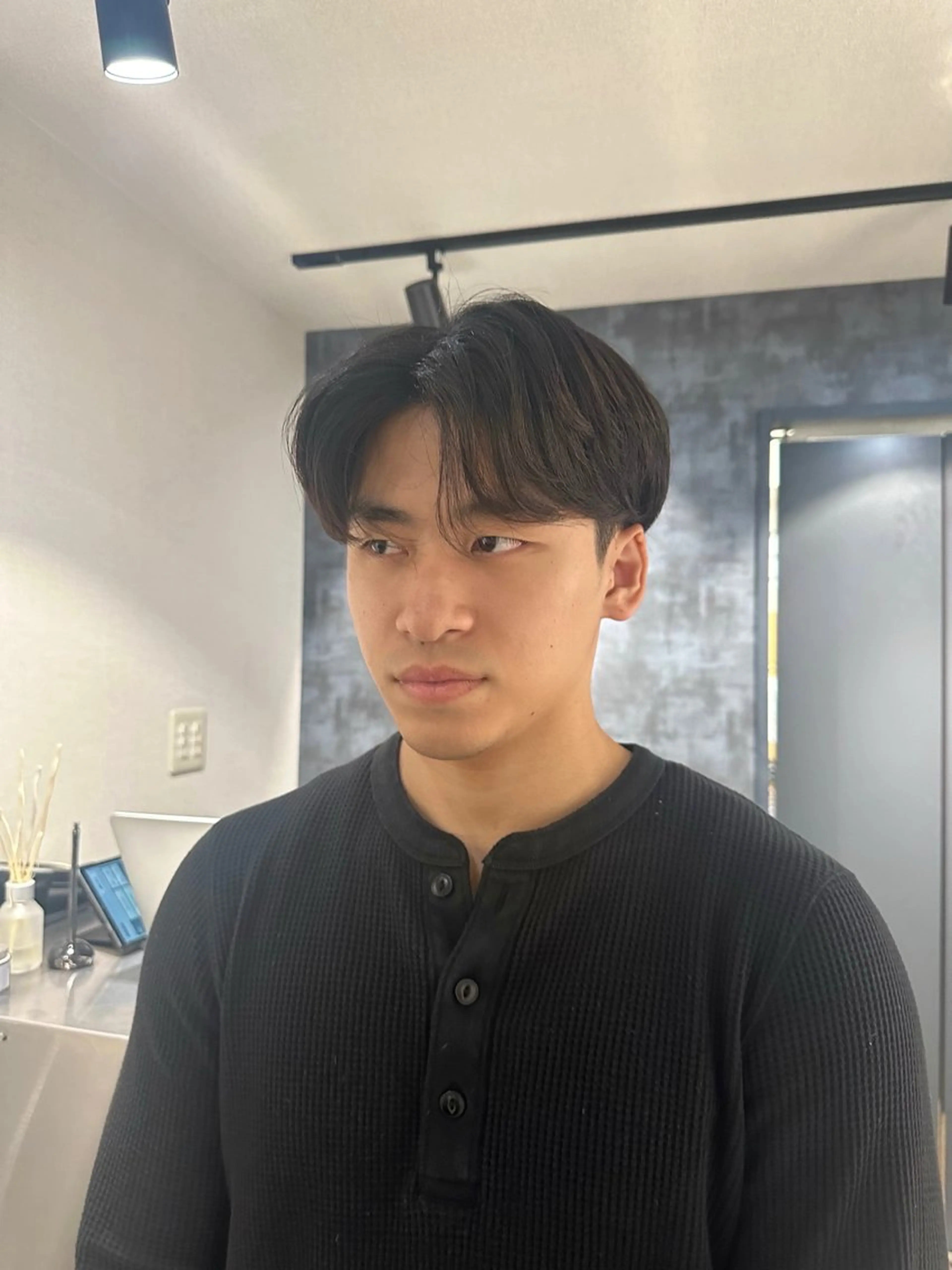 ミディアム カラー メンズ ミディアムパーマ センターパート メンズパーマ メンズウルフカット ウルフカット 💈原宿指名No.1 センターパート💈のヘアスタイル