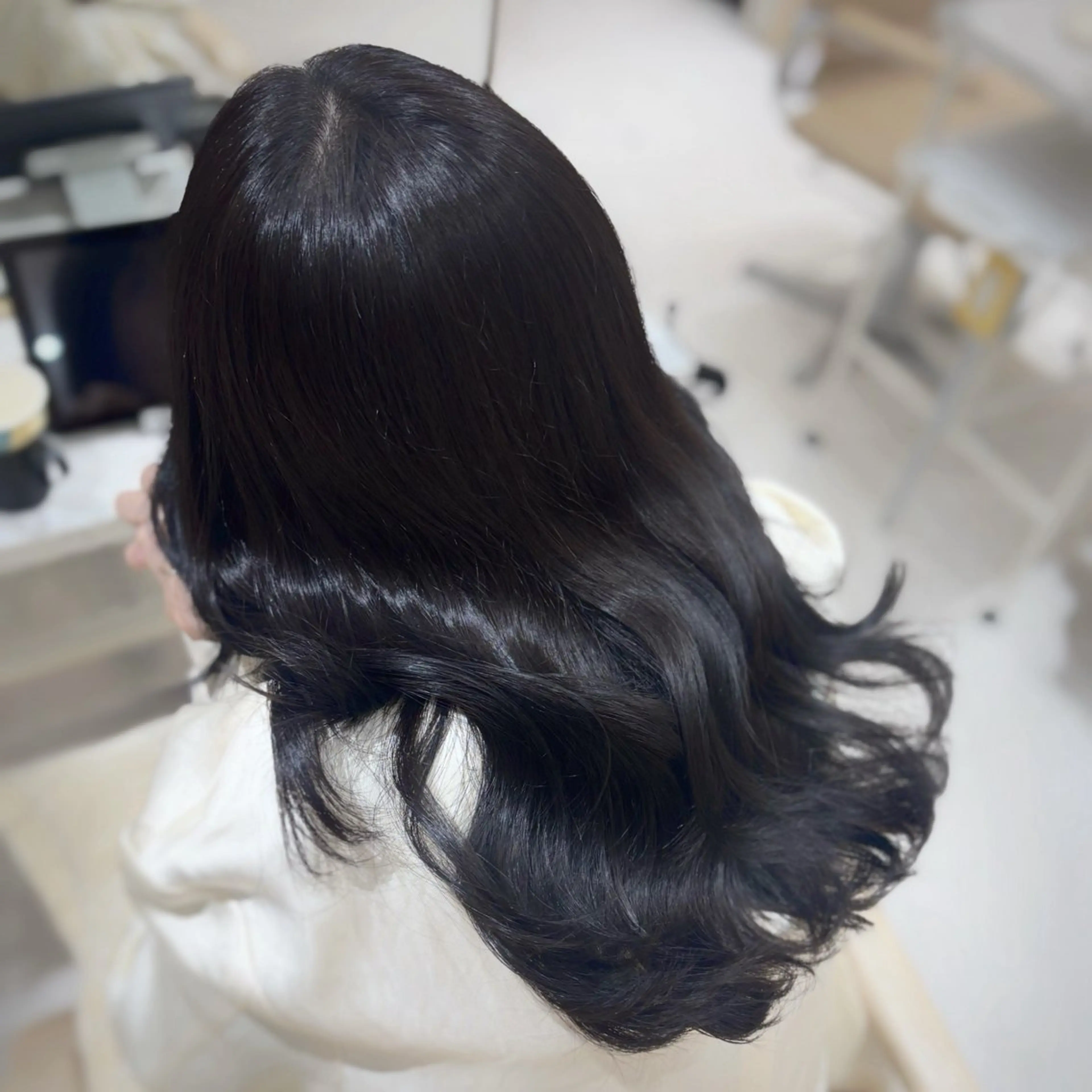 セミロング カラー 黒髪 ブルーカラー ブルーブラック りほ/顔周りカット/ レイヤーカットのヘアスタイル