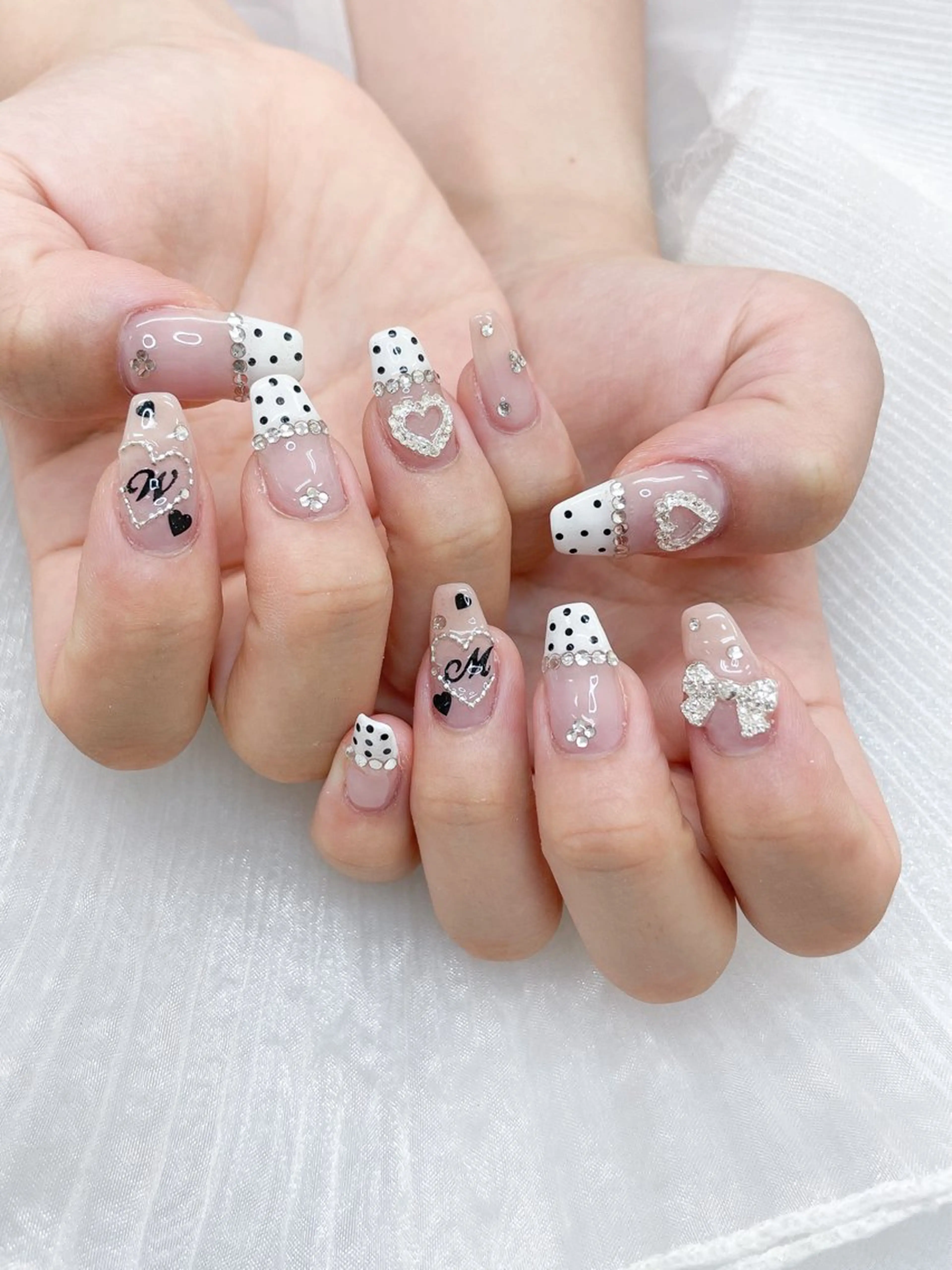 ネイル リボン ハンドネイル 五十嵐 美智のネイルデザイン