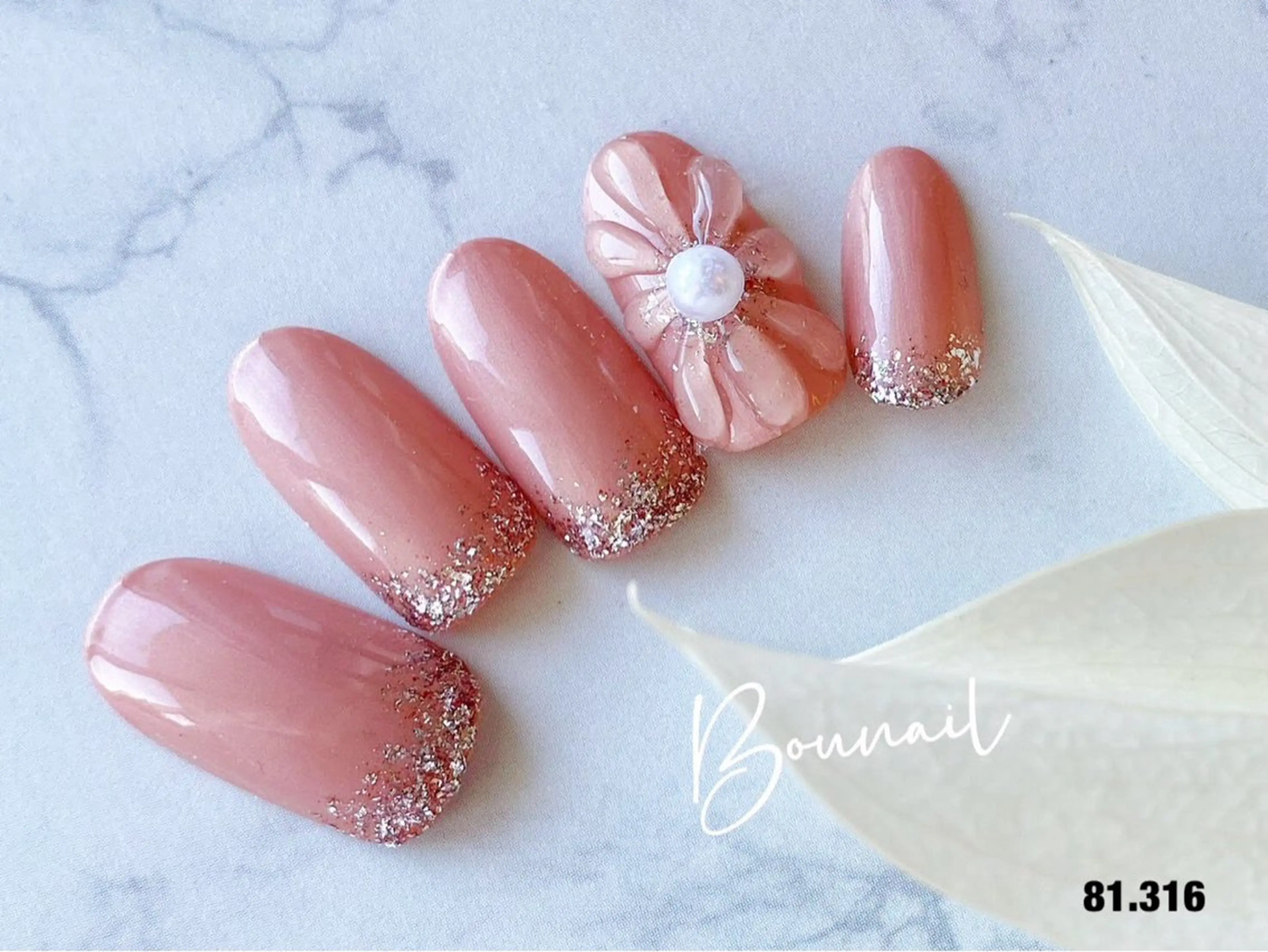 ネイル BOUNAIL 藤原のネイルデザイン