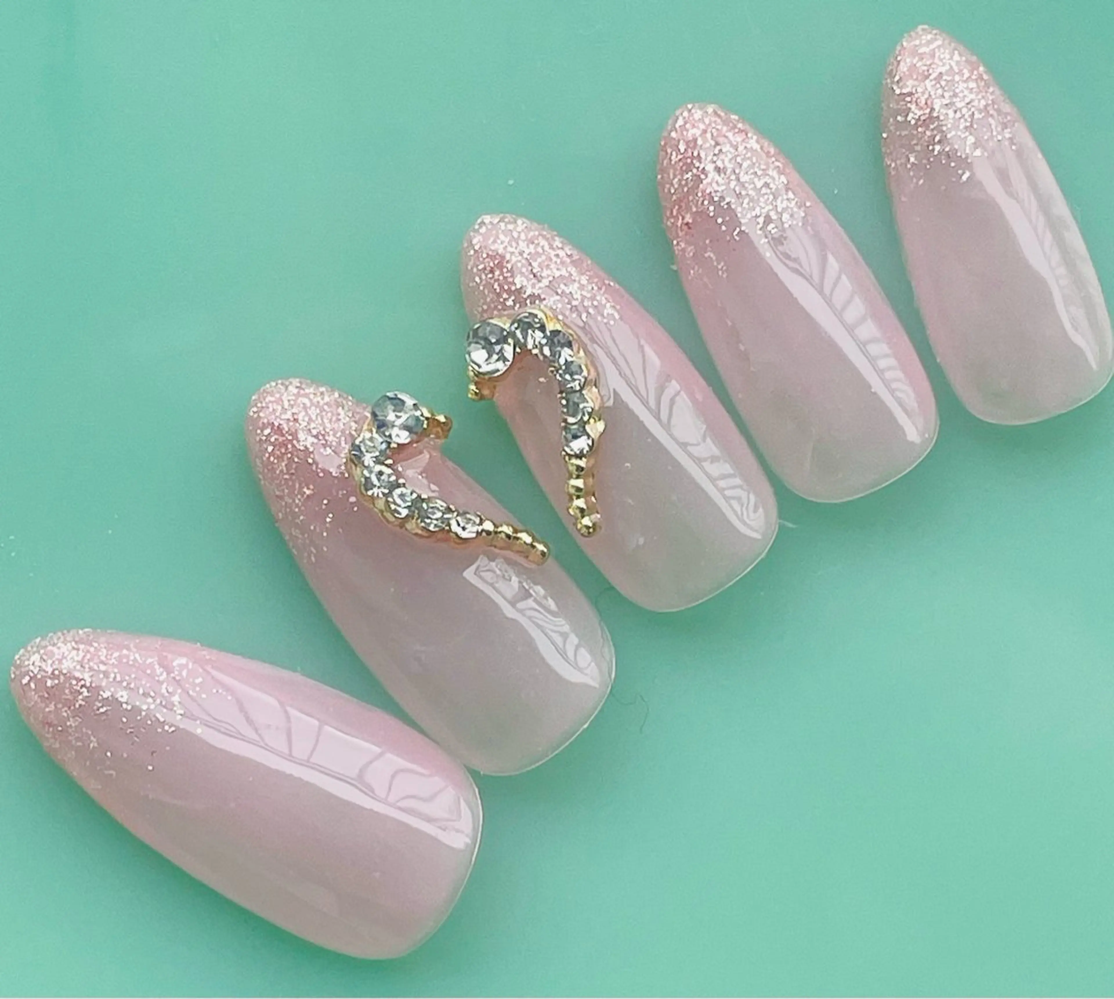 ネイル ハート ラメ(グリッター) ラメグラデーション koto nails所属・koto nailsのネイルデザイン