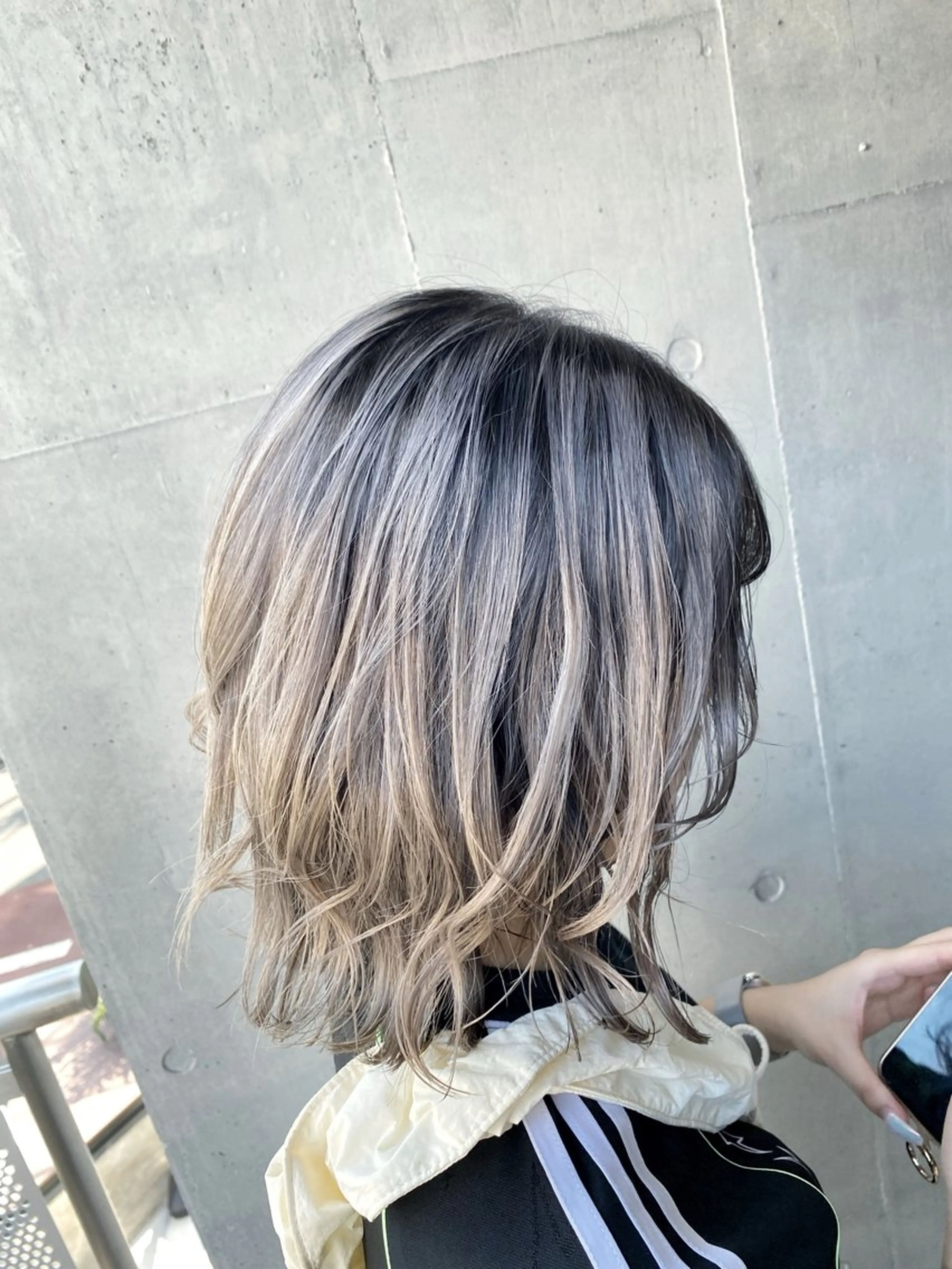 ミディアム レイヤーカット ヘアカラー 山影✨バレイヤージュ ハイライト✨メンズ◎のヘアスタイル