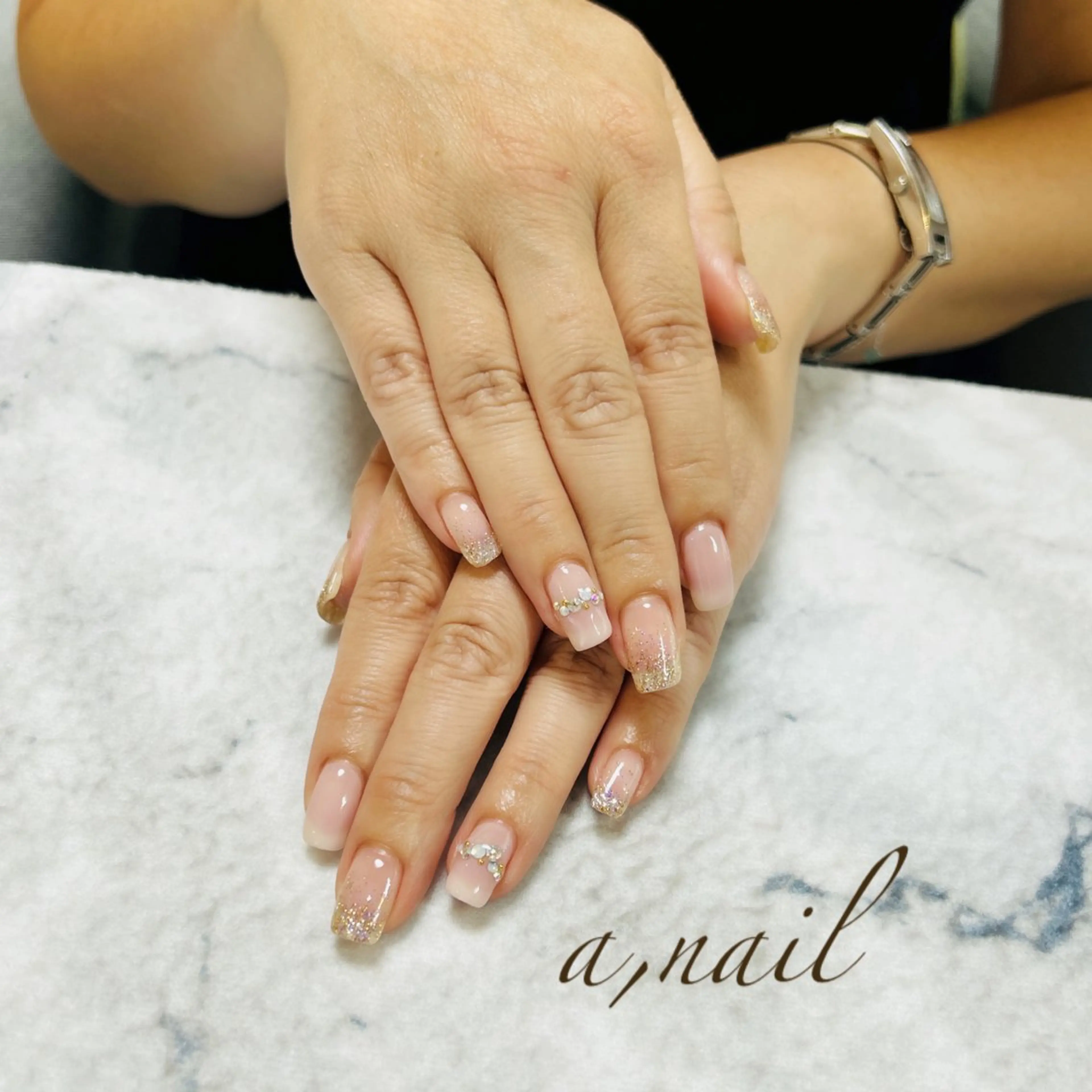 ネイル フットネイル ジェルネイル グラデーション キラキラネイル ラメ(グリッター) ハンドネイル ネイルサロン エーネイルのネイルデザイン